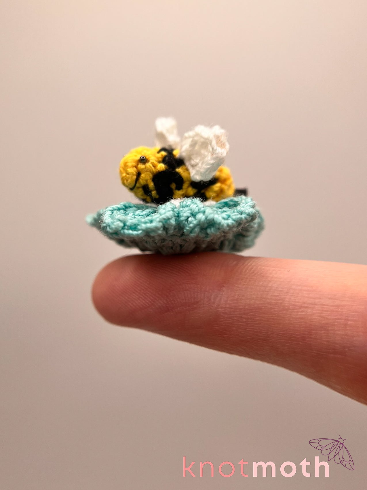 blythe bee & forget-me-not trinket tin