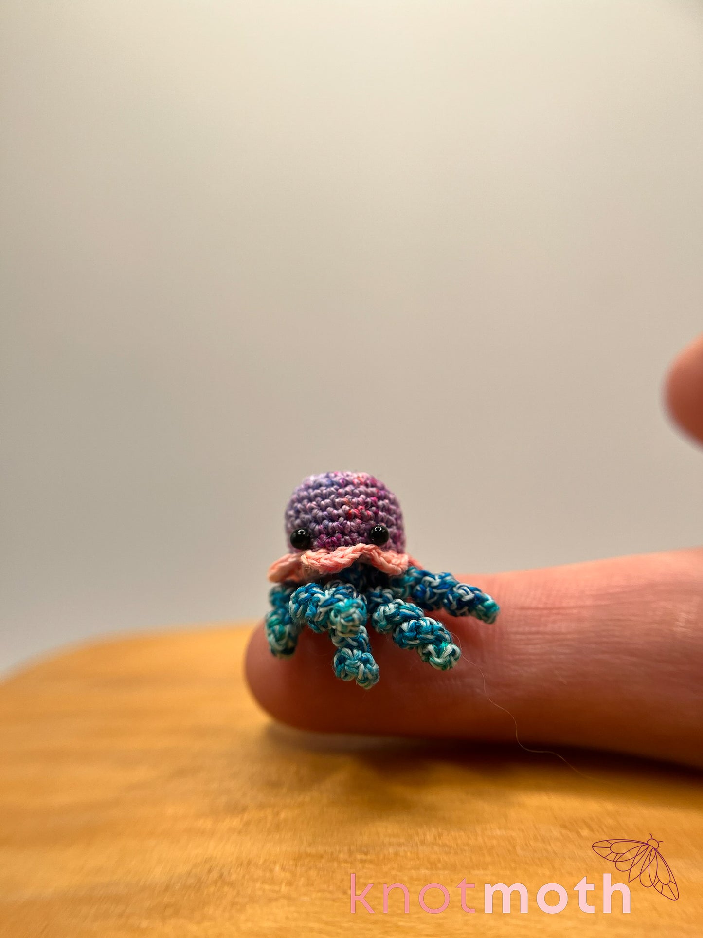 Luz Jellyfish Glow-in-the-Dark Micro Crochet Trinket Jar