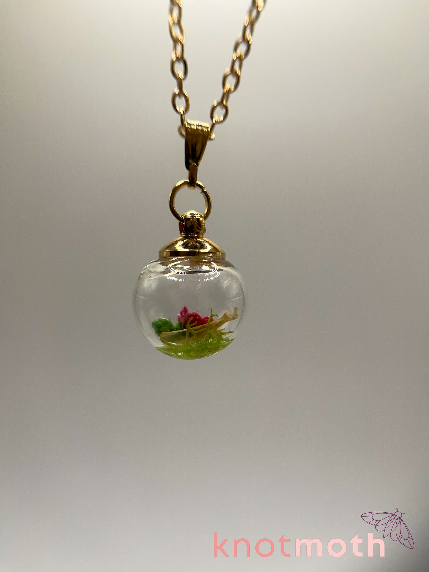 zinnia & scapula bone micro crochet mini globe necklace