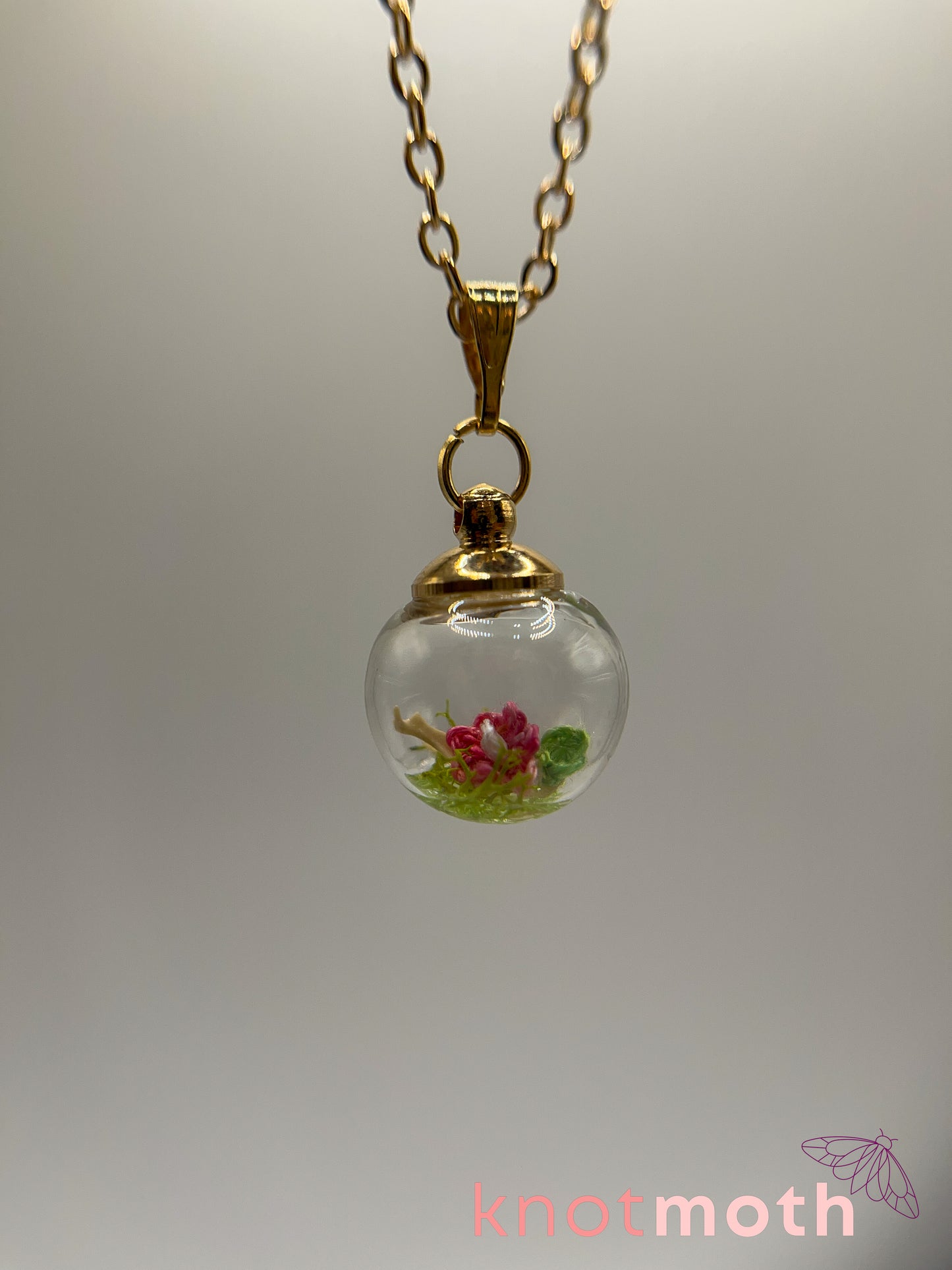 zinnia & scapula bone micro crochet mini globe necklace