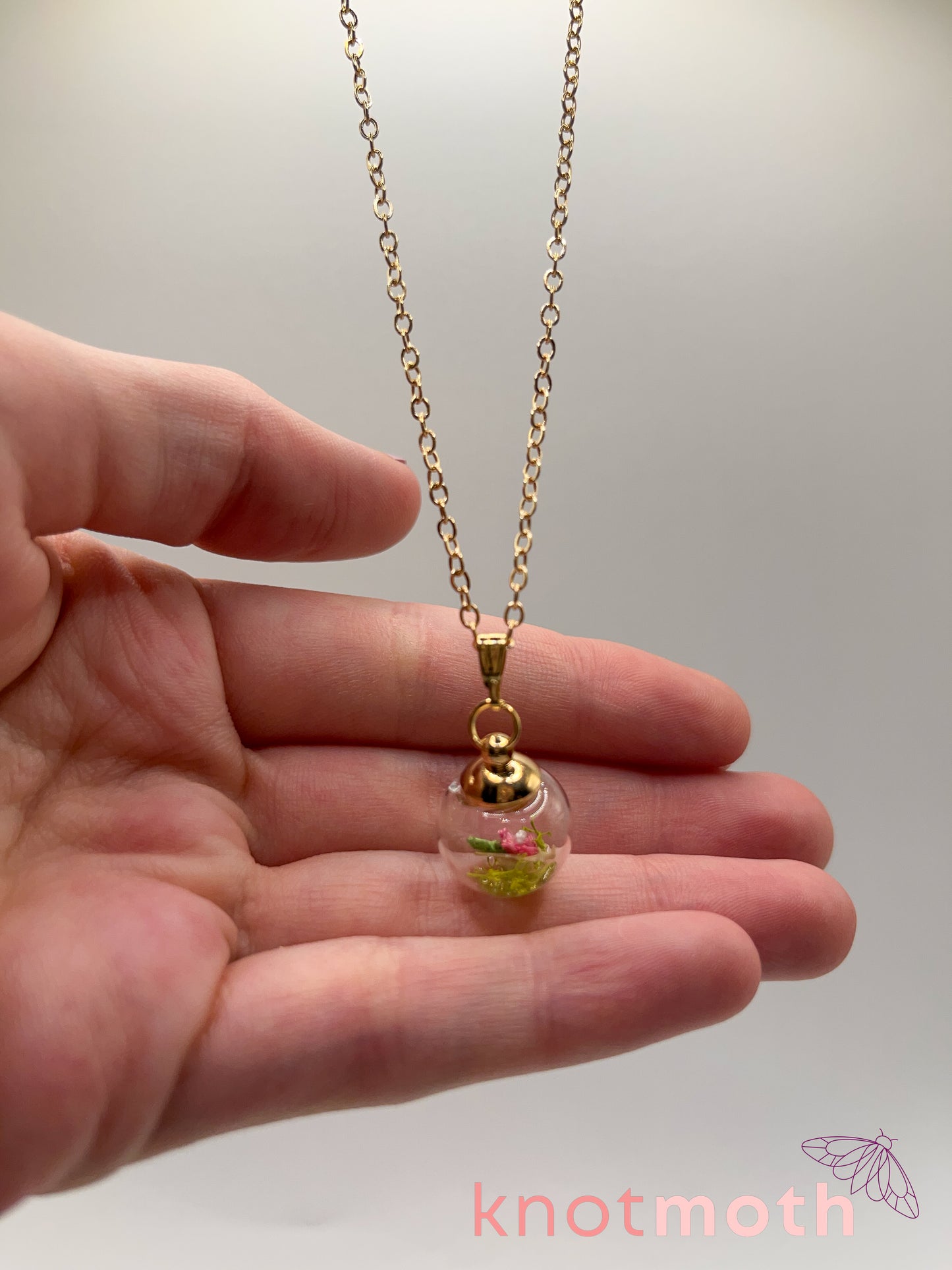 zinnia & scapula bone micro crochet mini globe necklace