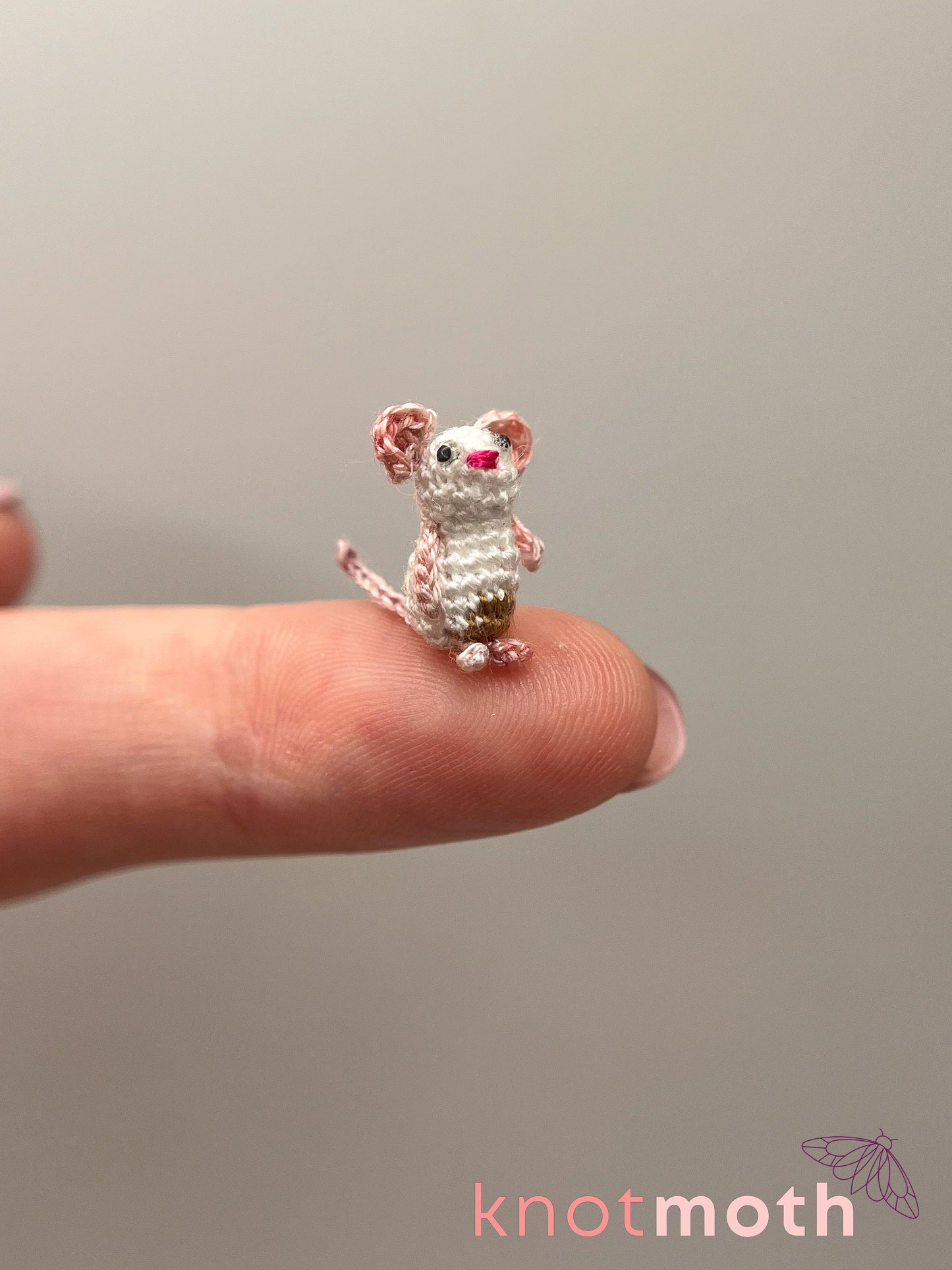 max mouse micro crochet mug trinket