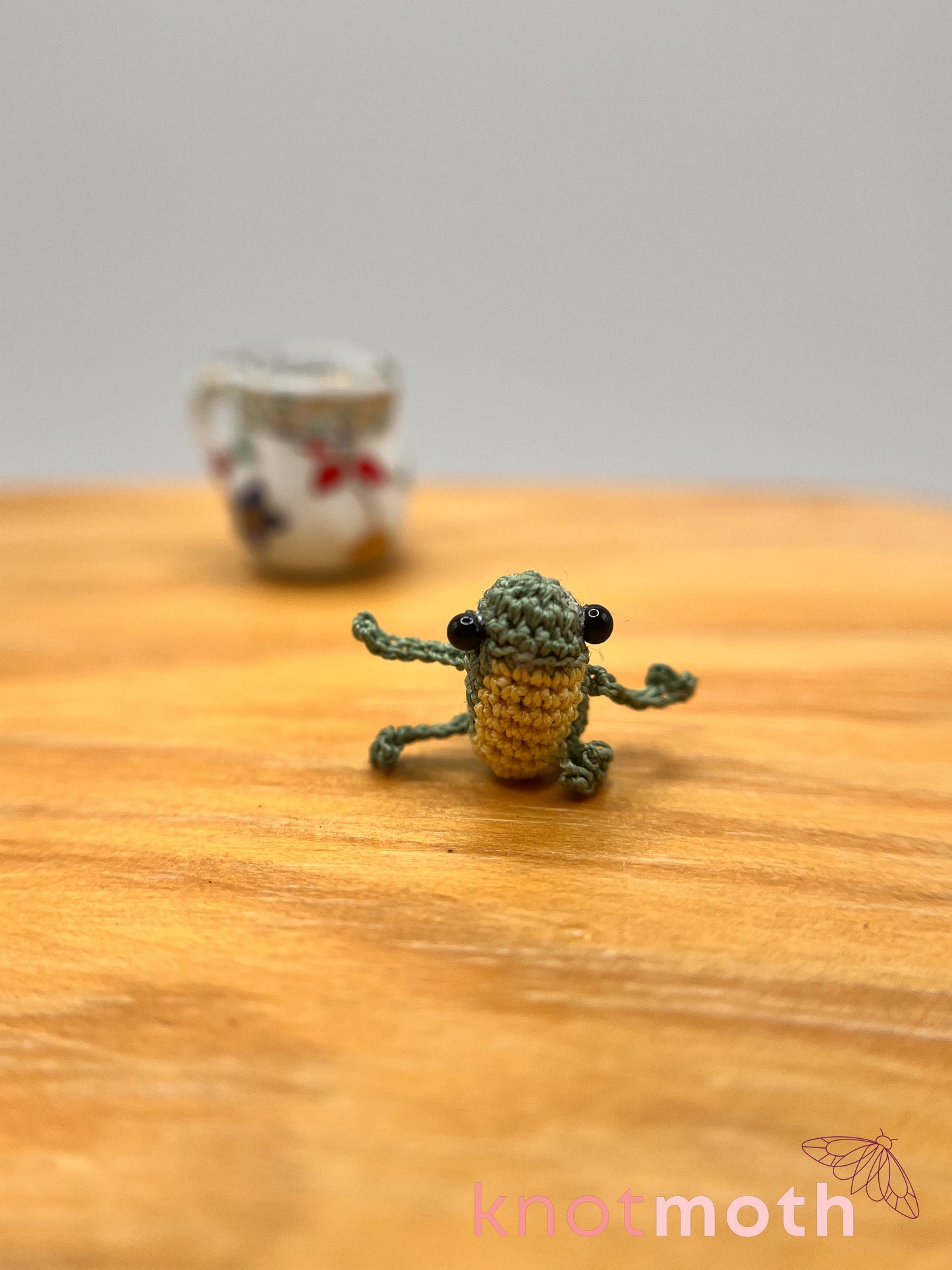freddy frog micro crochet mug trinket