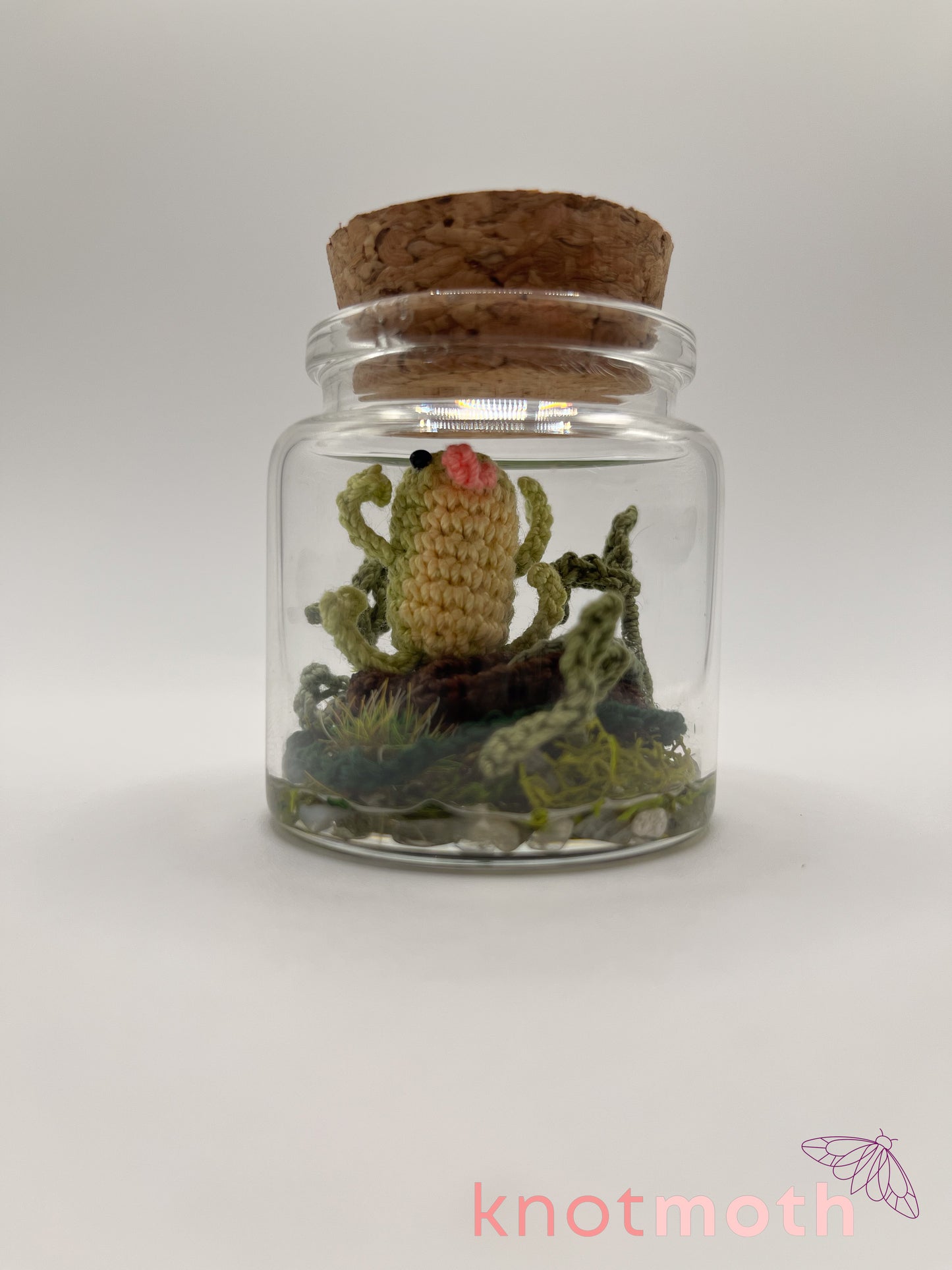 phillip frog on a log micro crochet jar