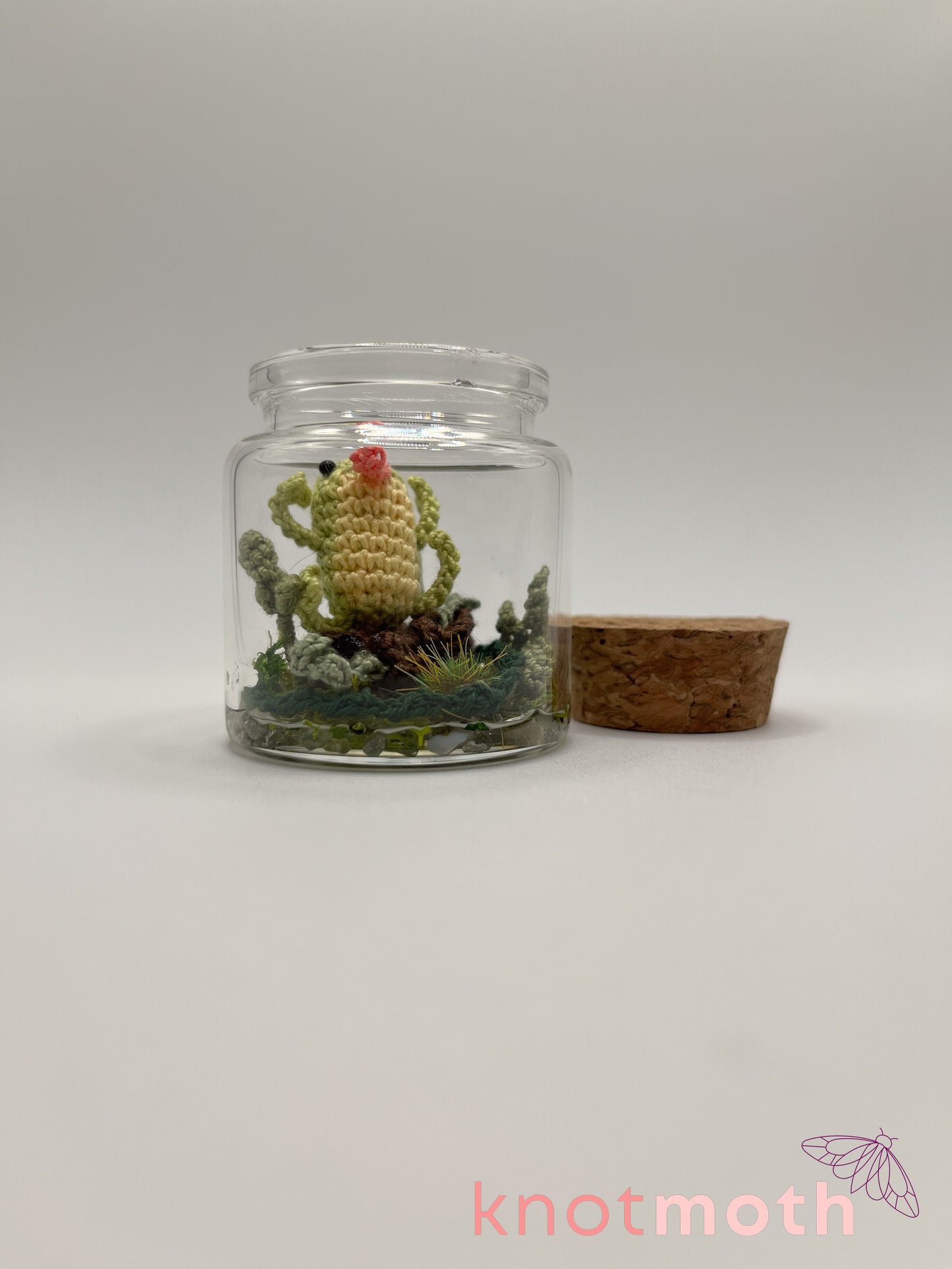 phillip frog on a log micro crochet jar