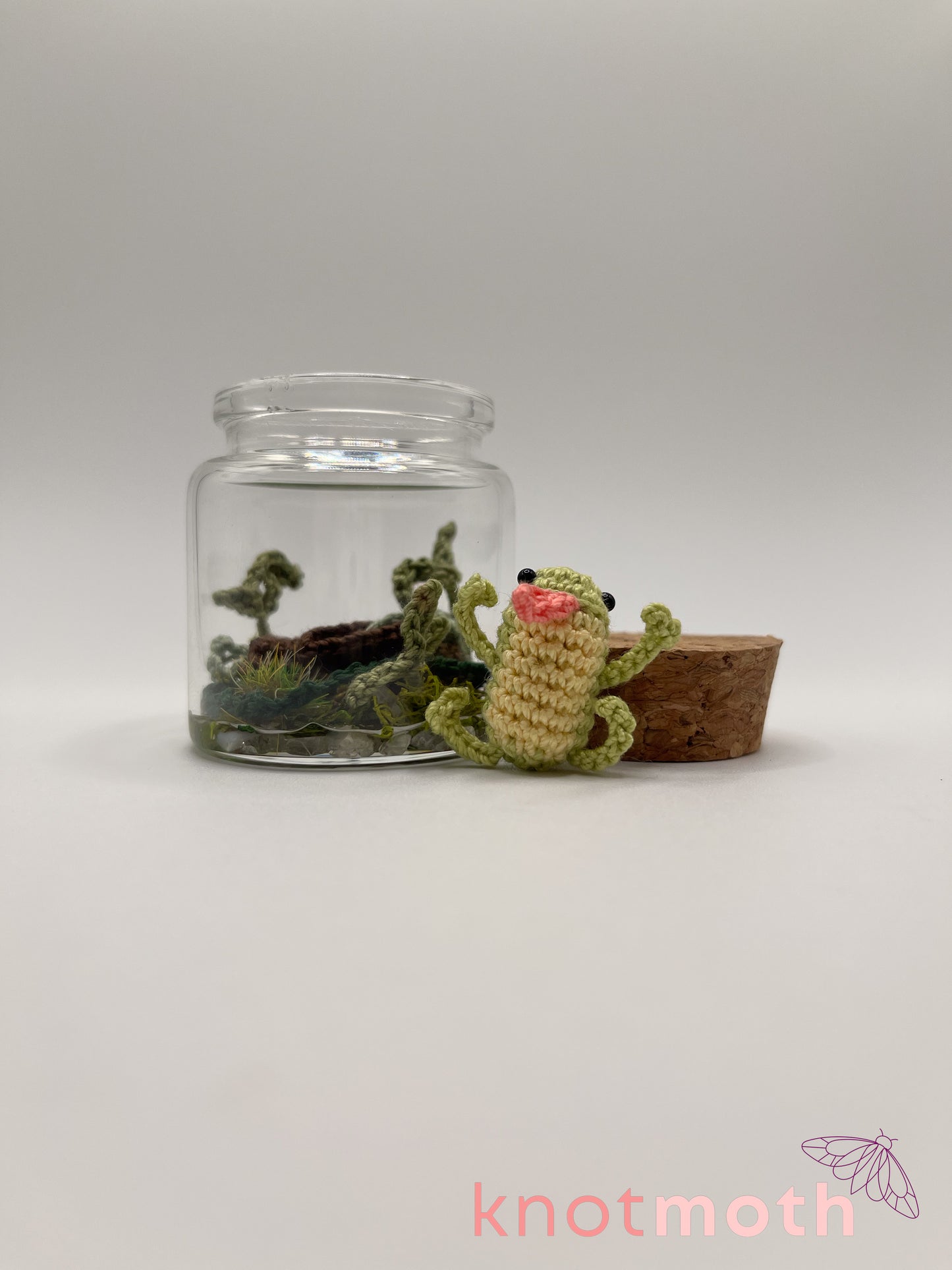 phillip frog on a log micro crochet jar