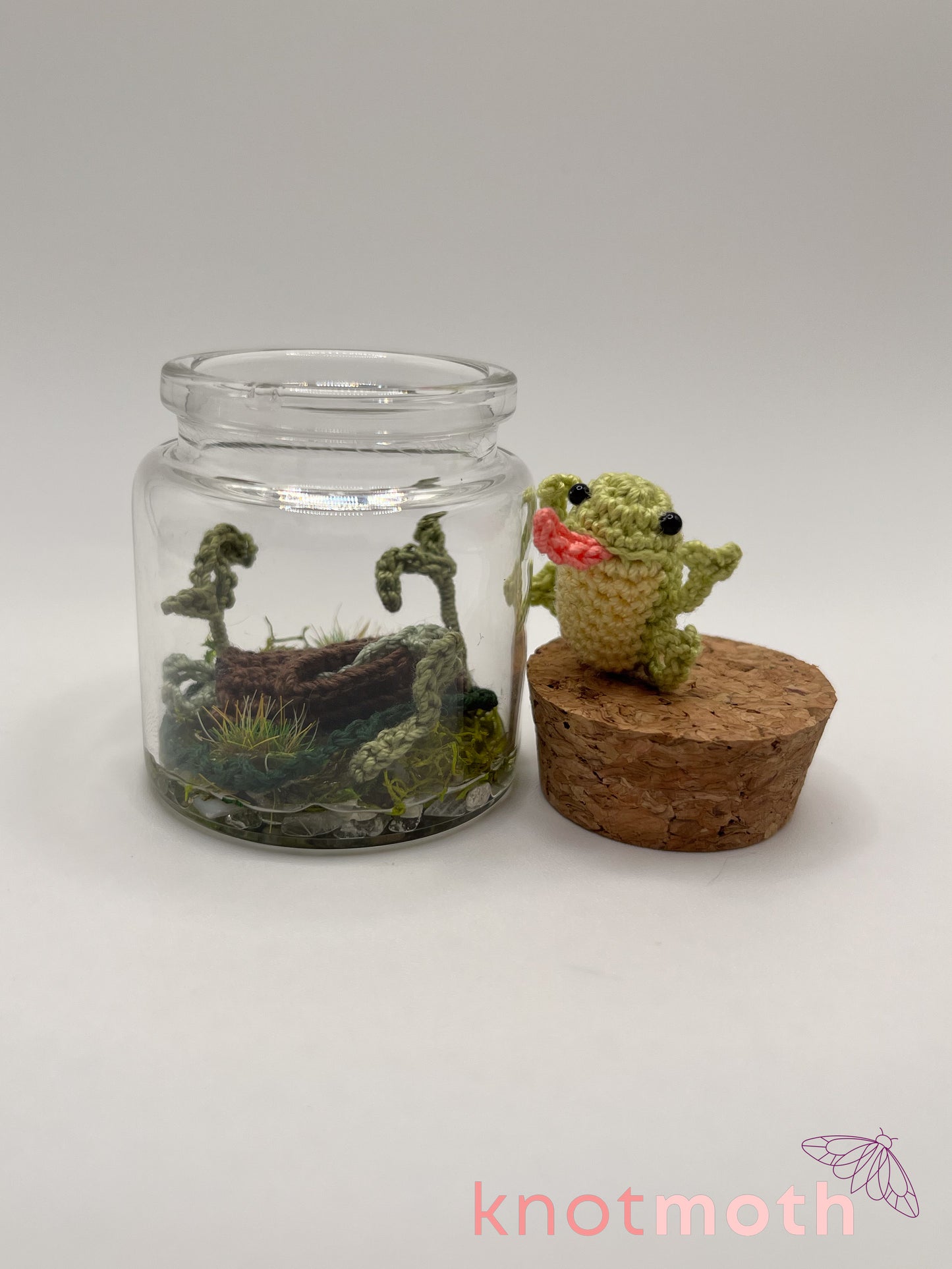 phillip frog on a log micro crochet jar