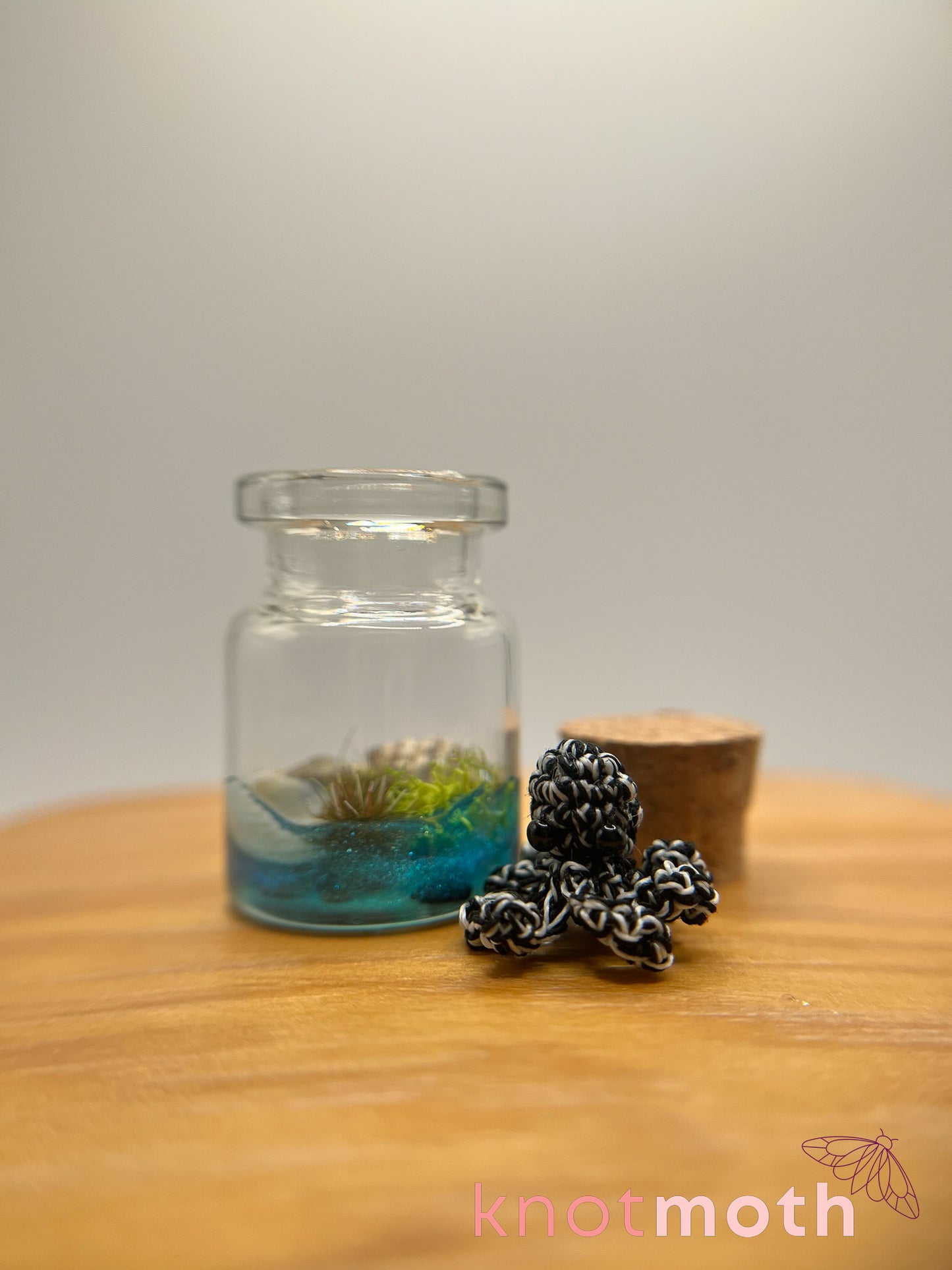 ozzy octopus glow-in-the-dark micro crochet jar