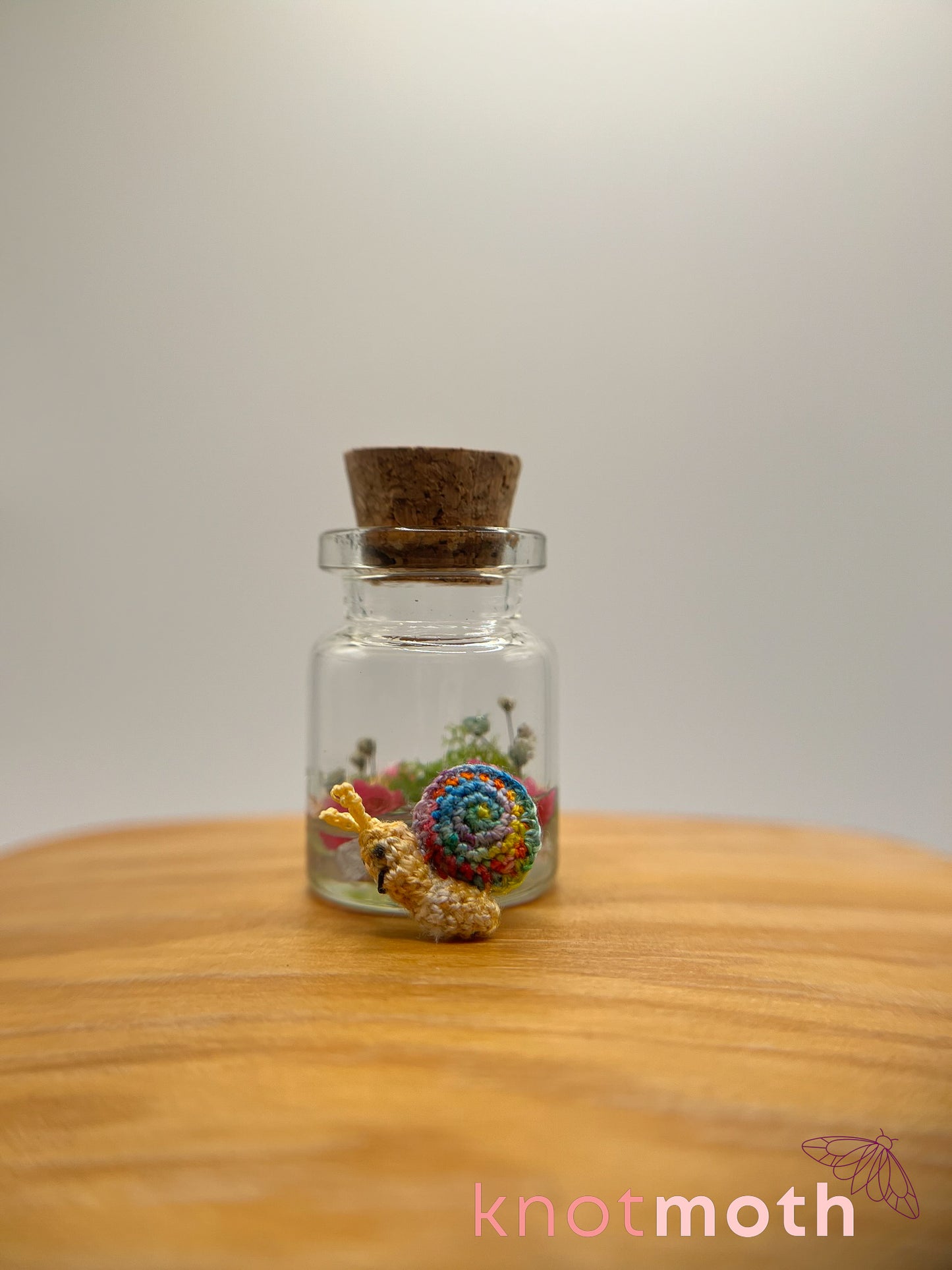 sophie snail micro crochet jar