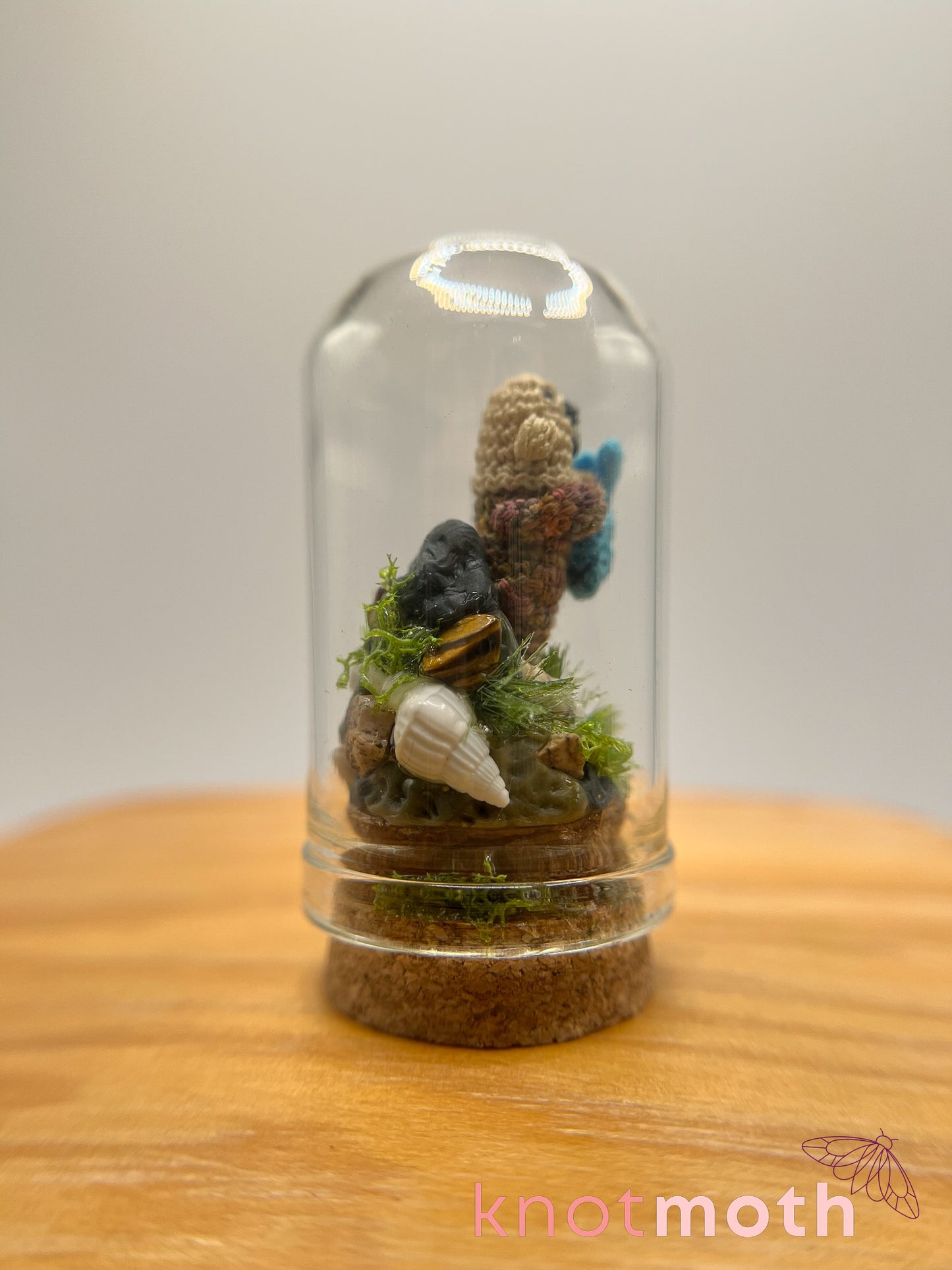 thomas otter micro crochet cloche jar