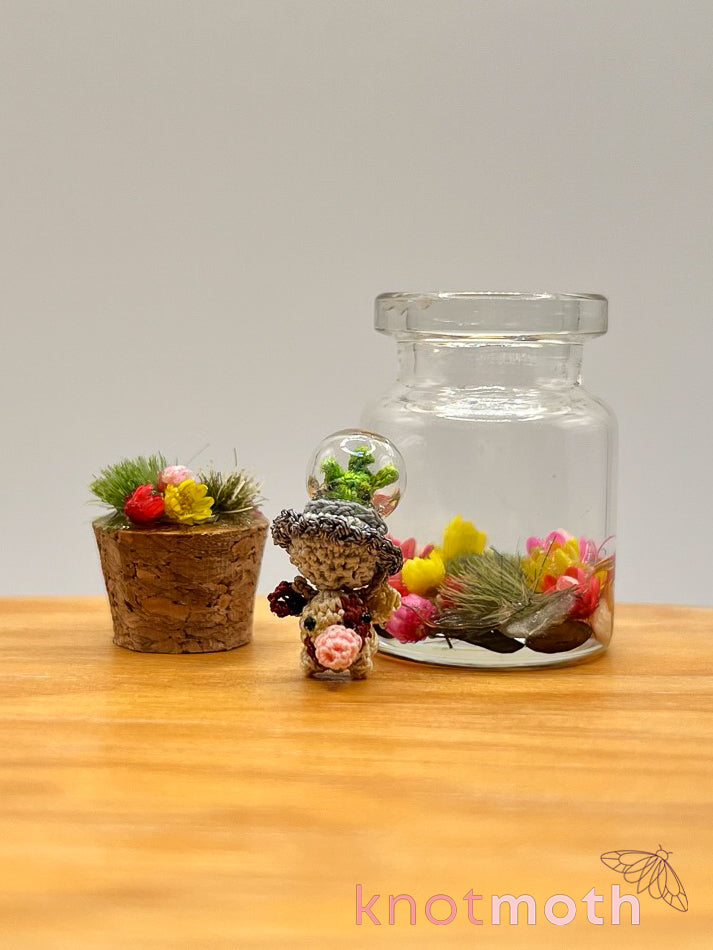 elexa alien & bessie cow abduction micro crochet jar