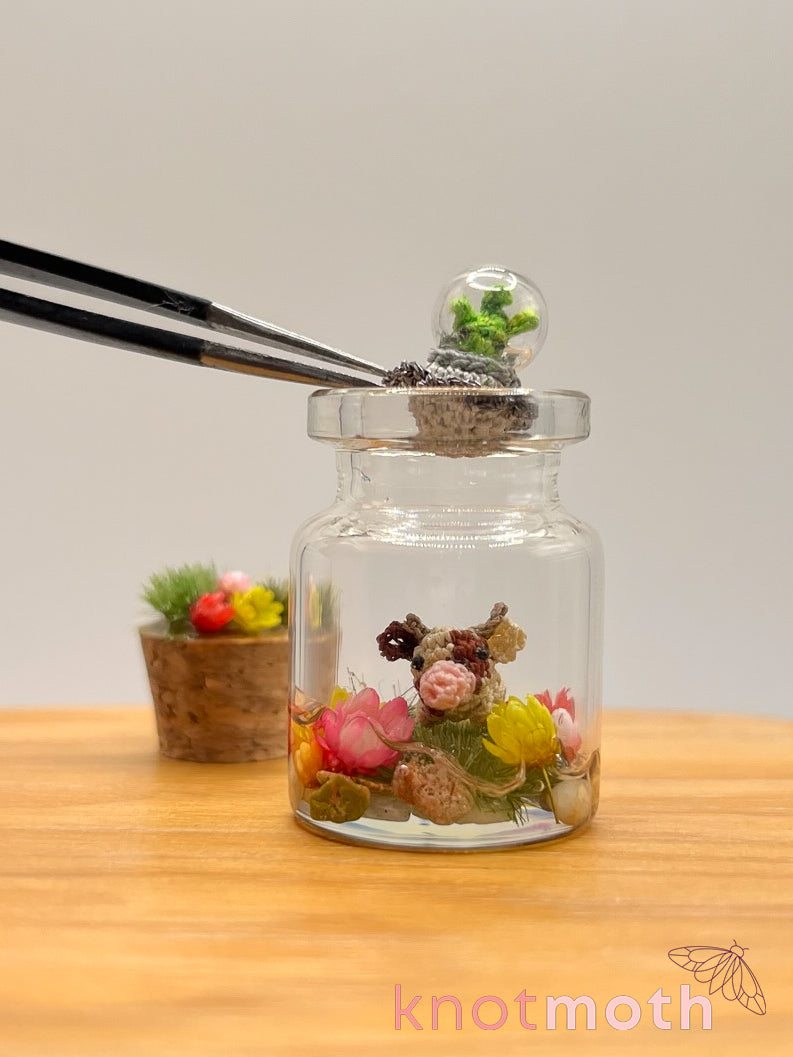 elexa alien & bessie cow abduction micro crochet jar