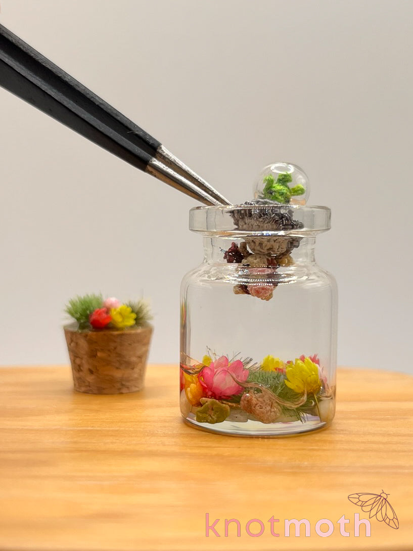 elexa alien & bessie cow abduction micro crochet jar
