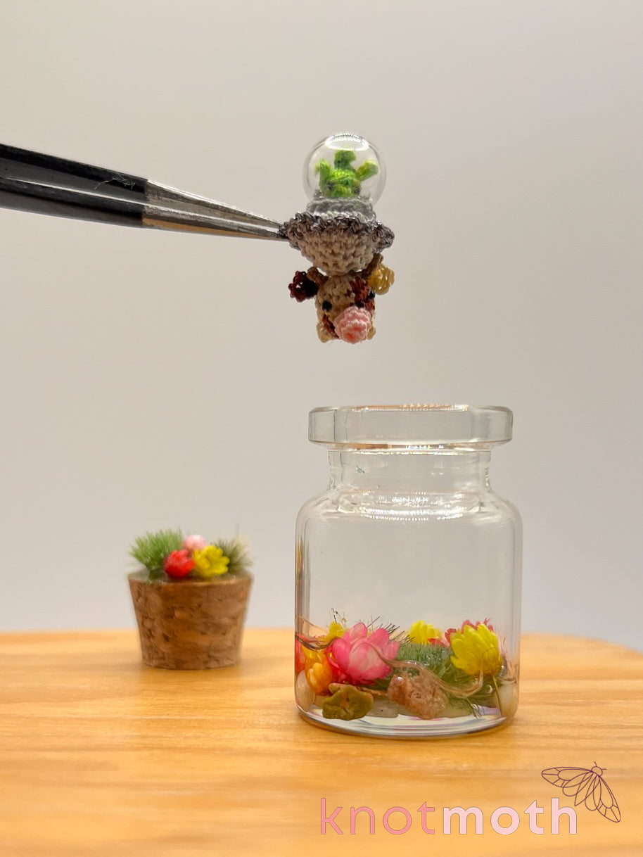 elexa alien & bessie cow abduction micro crochet jar
