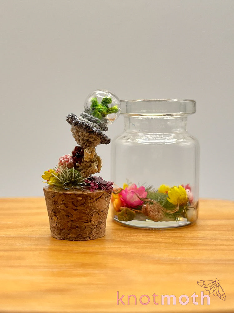 elexa alien & bessie cow abduction micro crochet jar