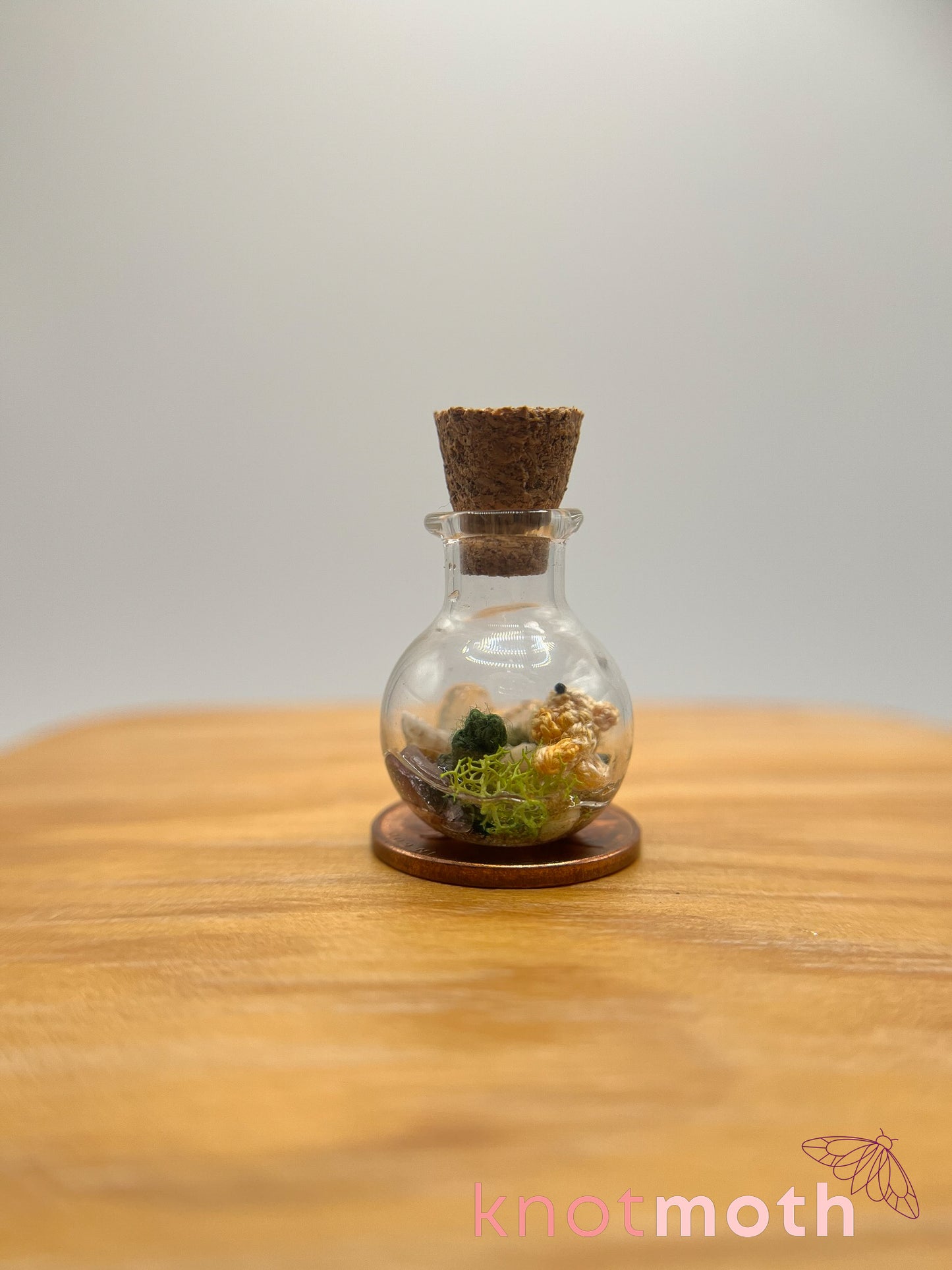 nicole goldfish & seaweed micro crochet trinket jar