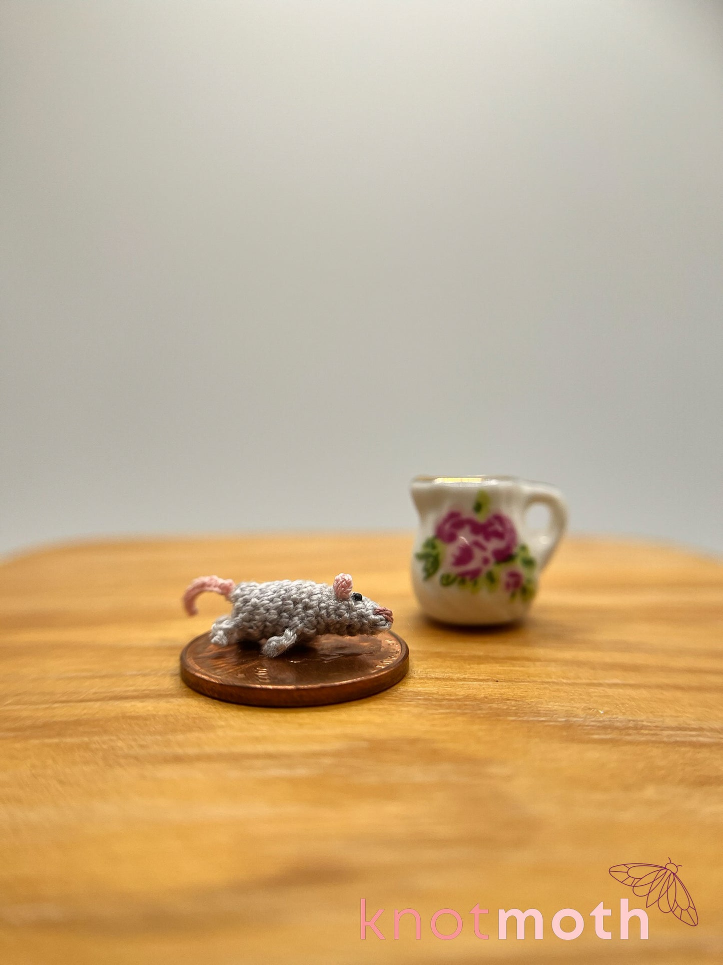rhea rat micro crochet mug trinket