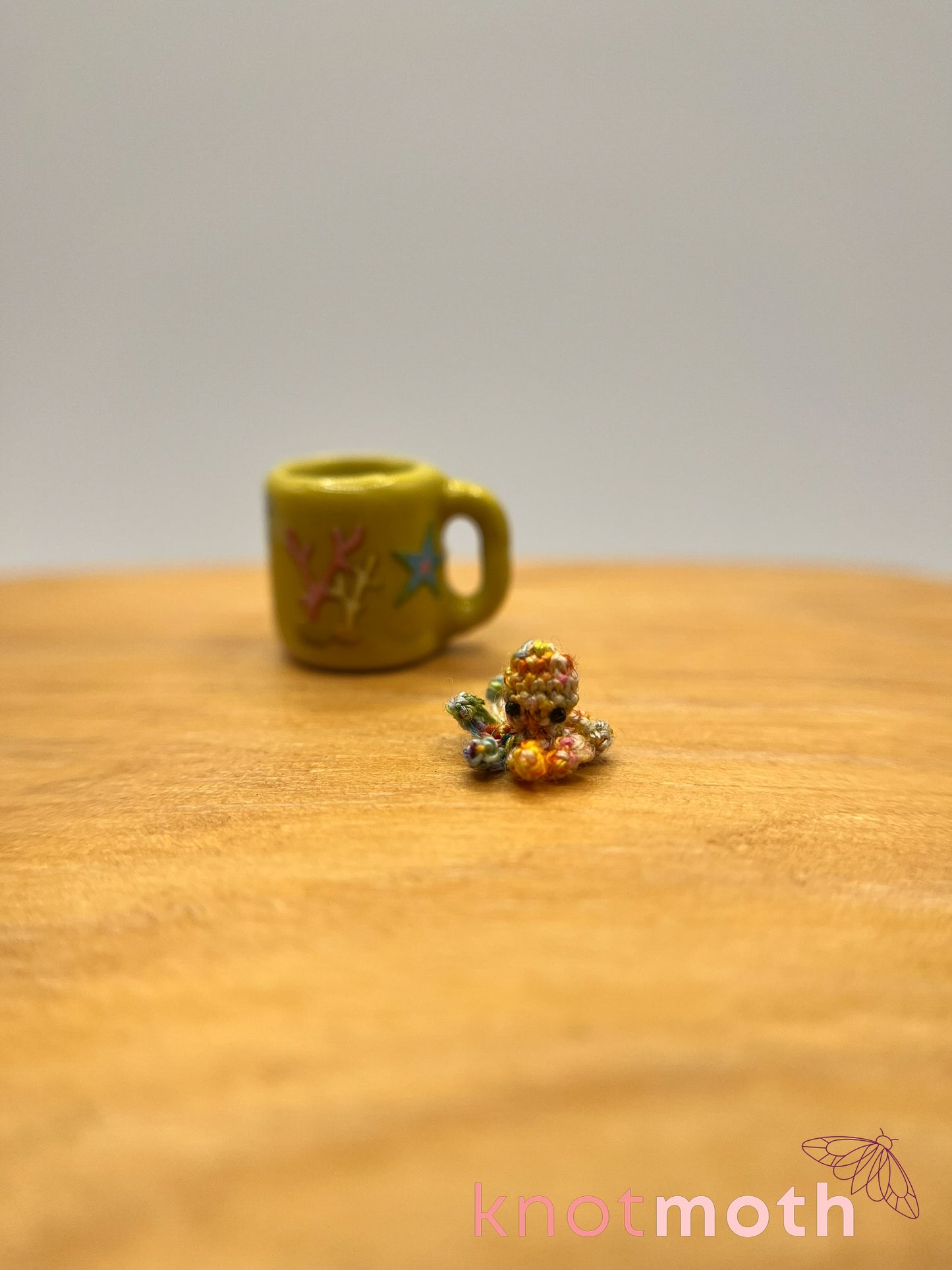ocho octopus micro crochet mug trinket