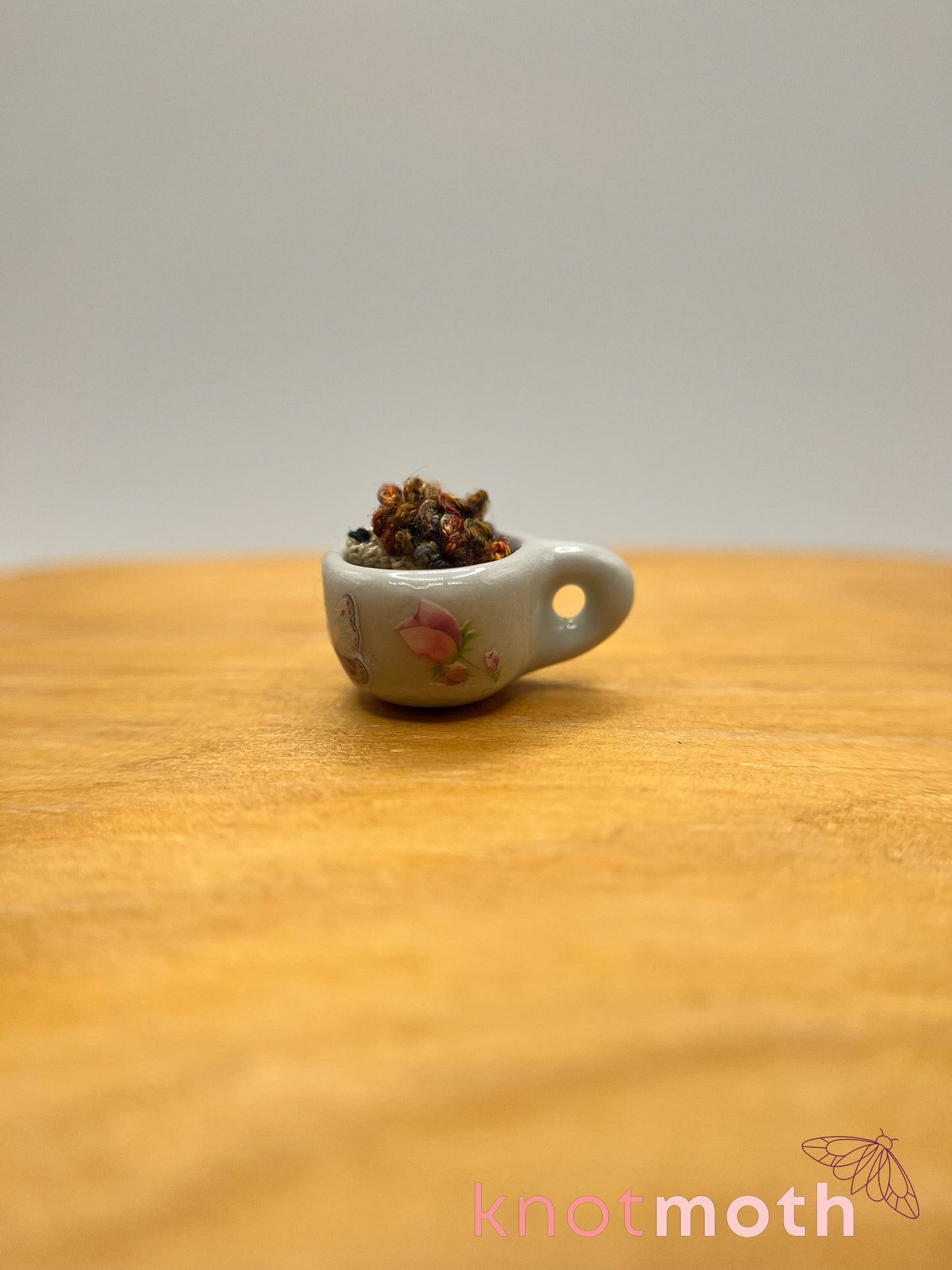 quilliam hedgehog micro crochet mug trinket