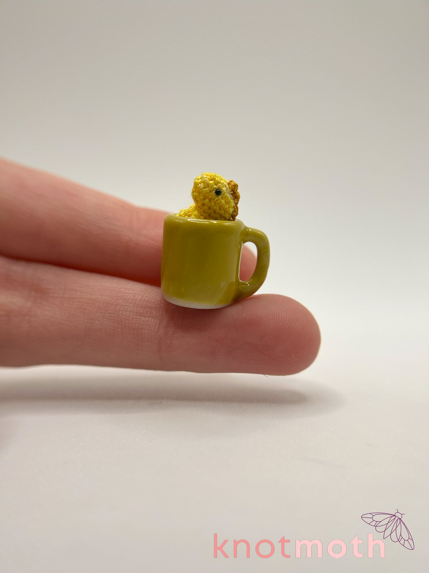 lemon tea-rex micro crochet mug trinket