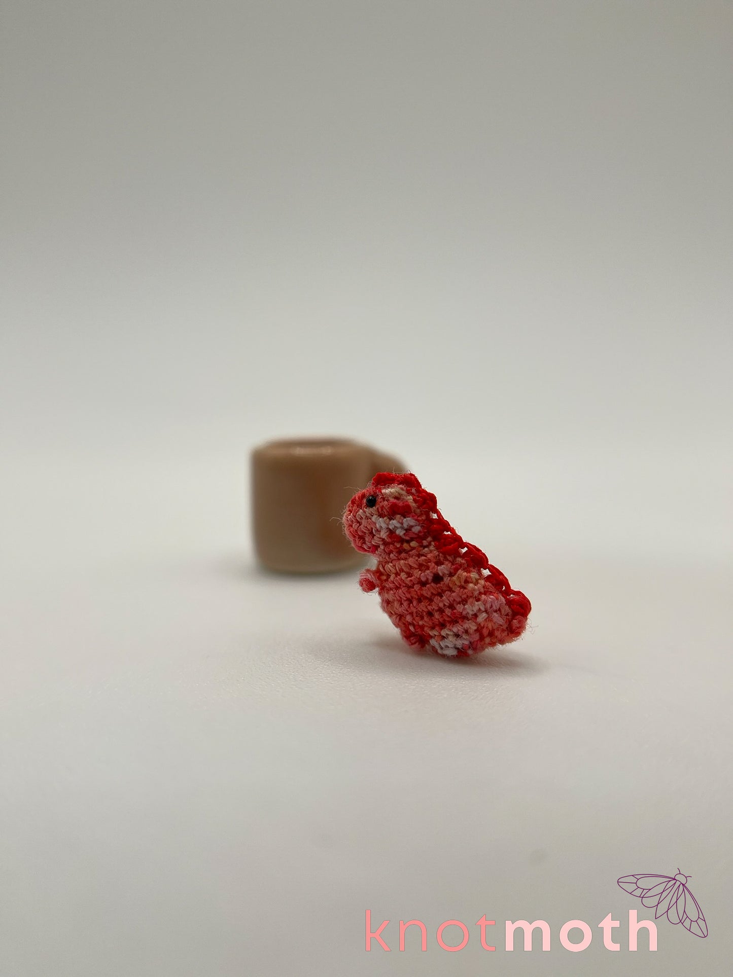 rooibos tea-rex micro crochet mug trinket