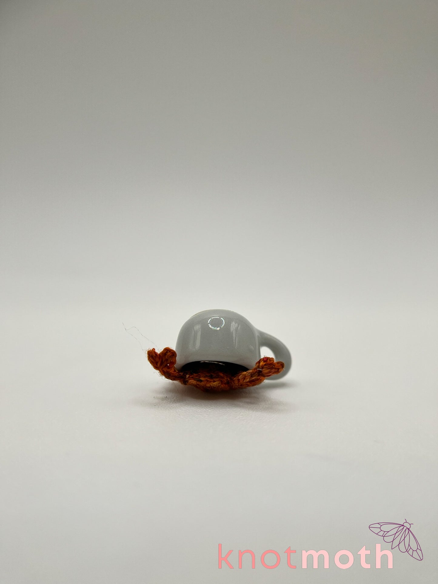 carson crab micro crochet mug trinket