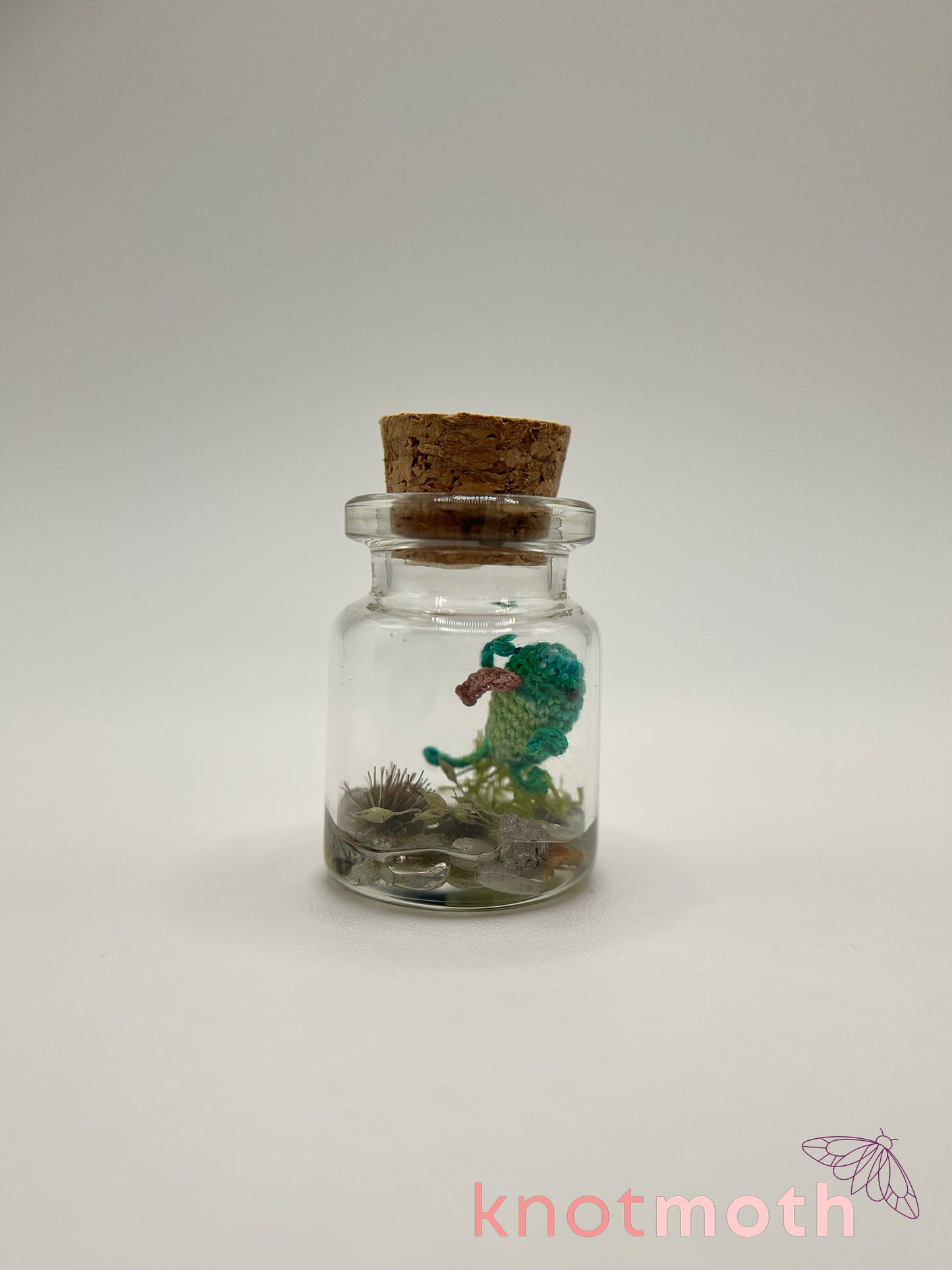 fabian frog micro crochet jar