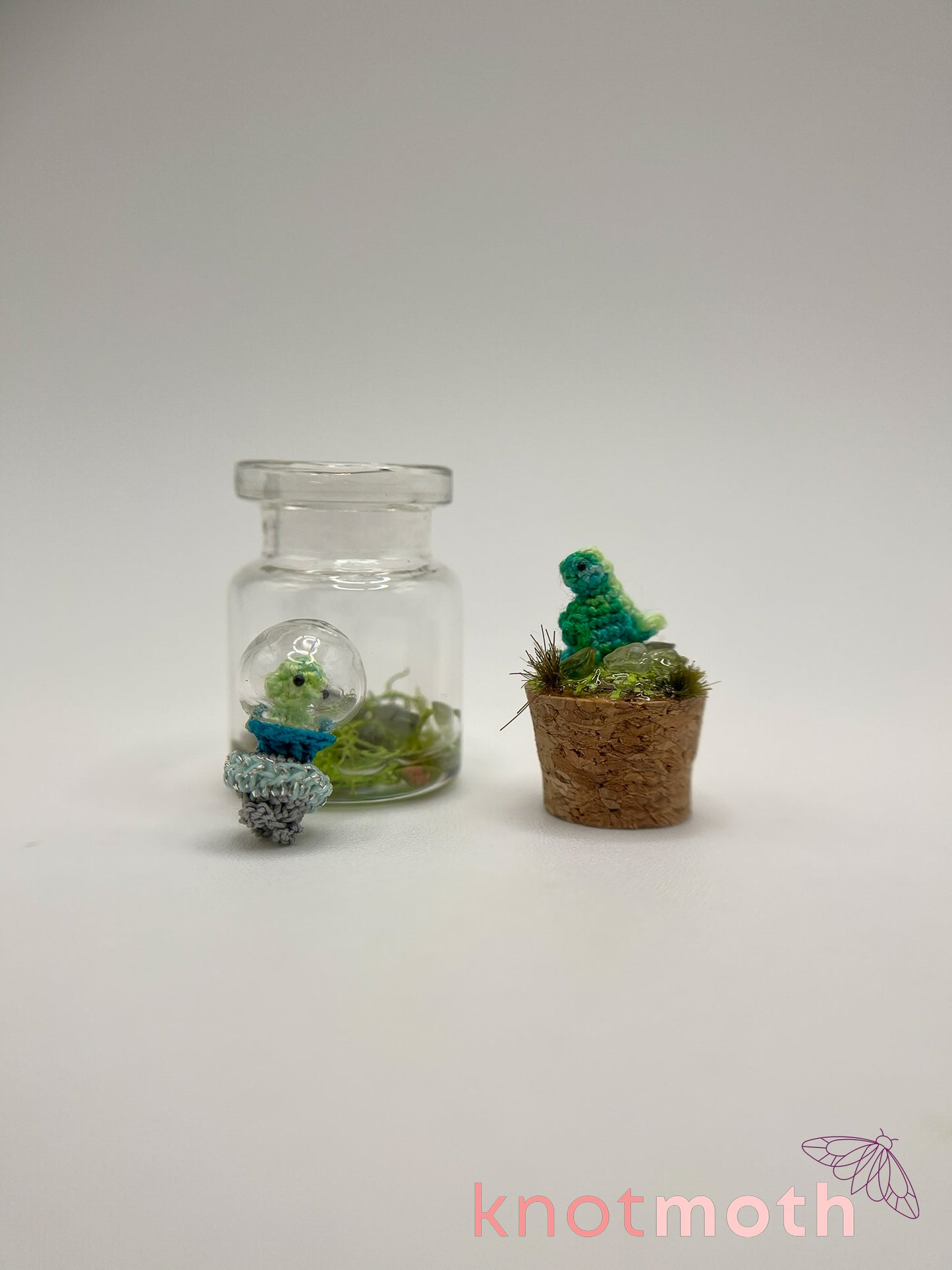 evie alien & dorian dinosaur abduction micro crochet jar