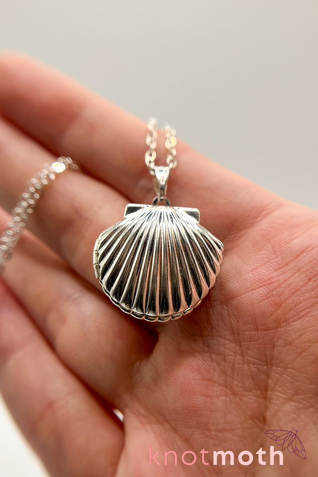 Betty Blue Crab Micro-Crochet Locket (removable, magnetic)