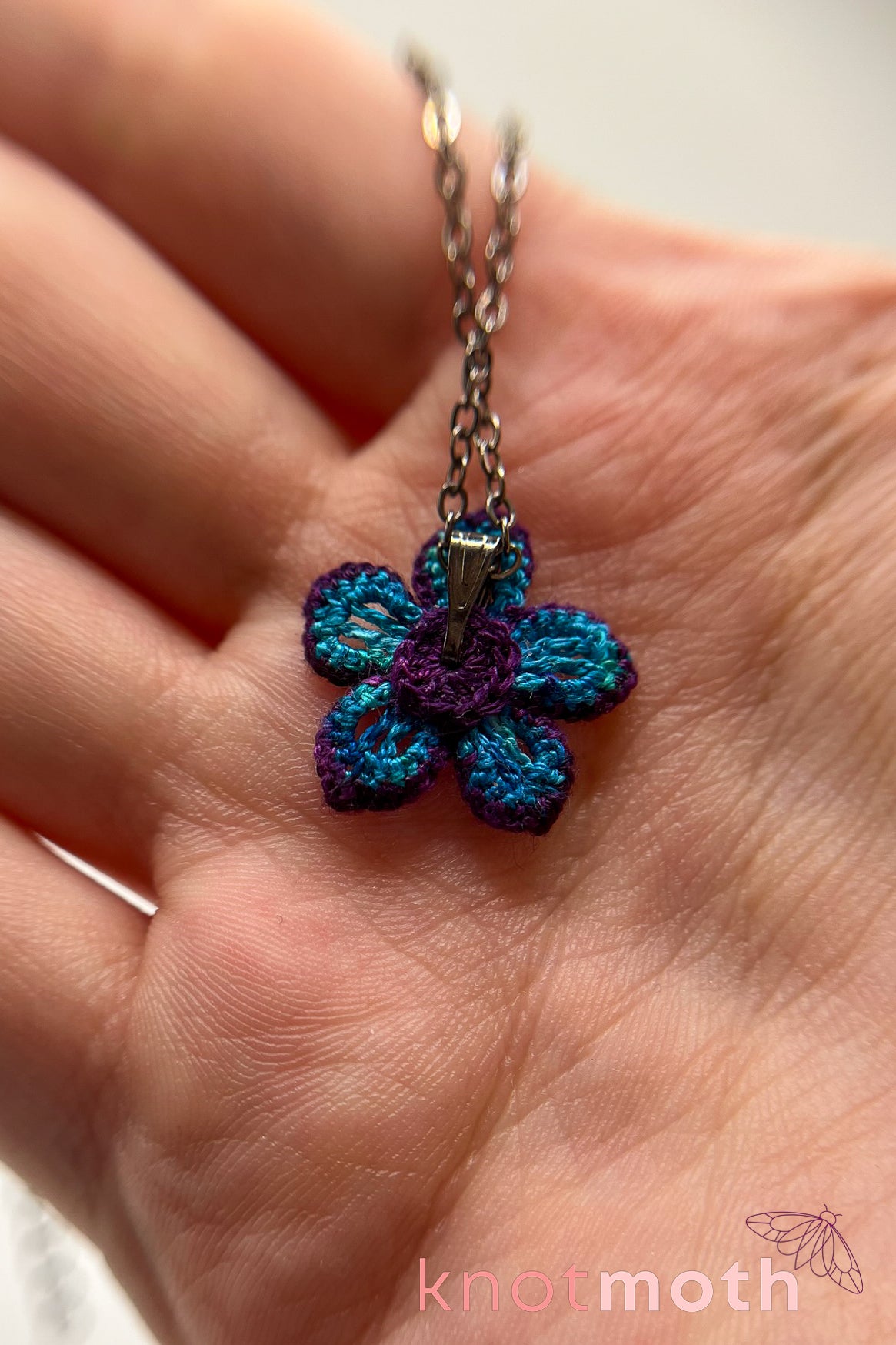 blue & purple flower pendant necklace