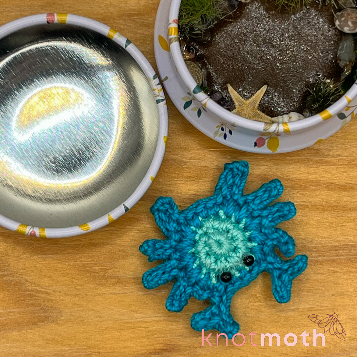 Buddy Blue Crab Micro Crochet Trinket Tin (removable, magnetic)