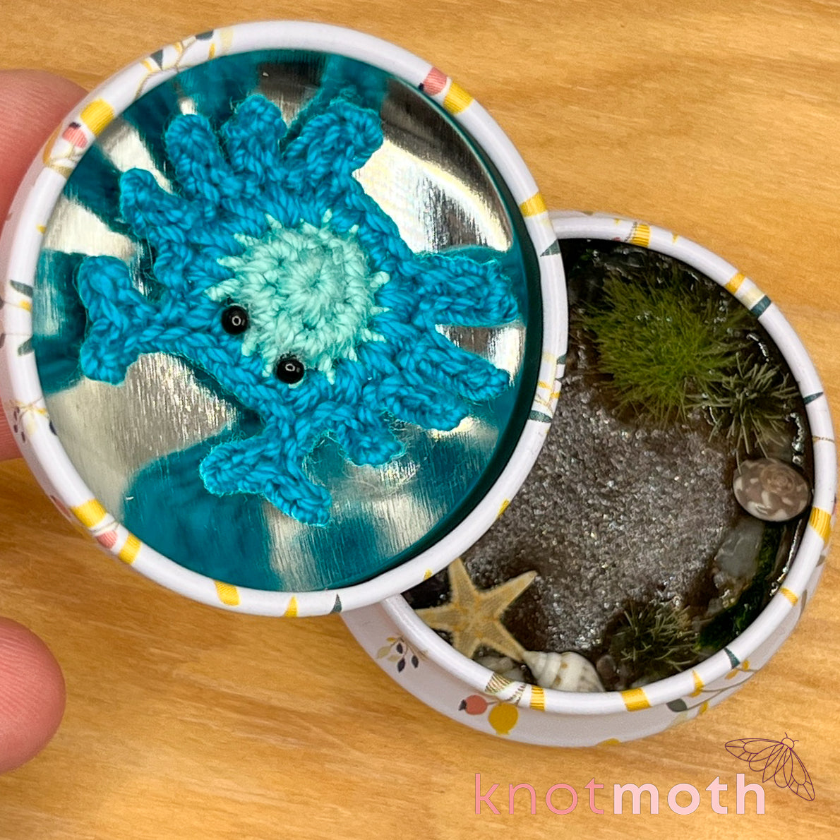 Buddy Blue Crab Micro Crochet Trinket Tin (removable, magnetic)