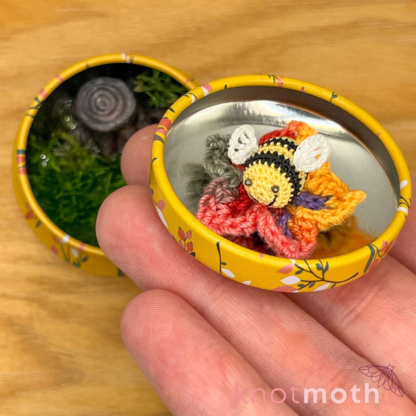 belinda bee with flower trinket tin