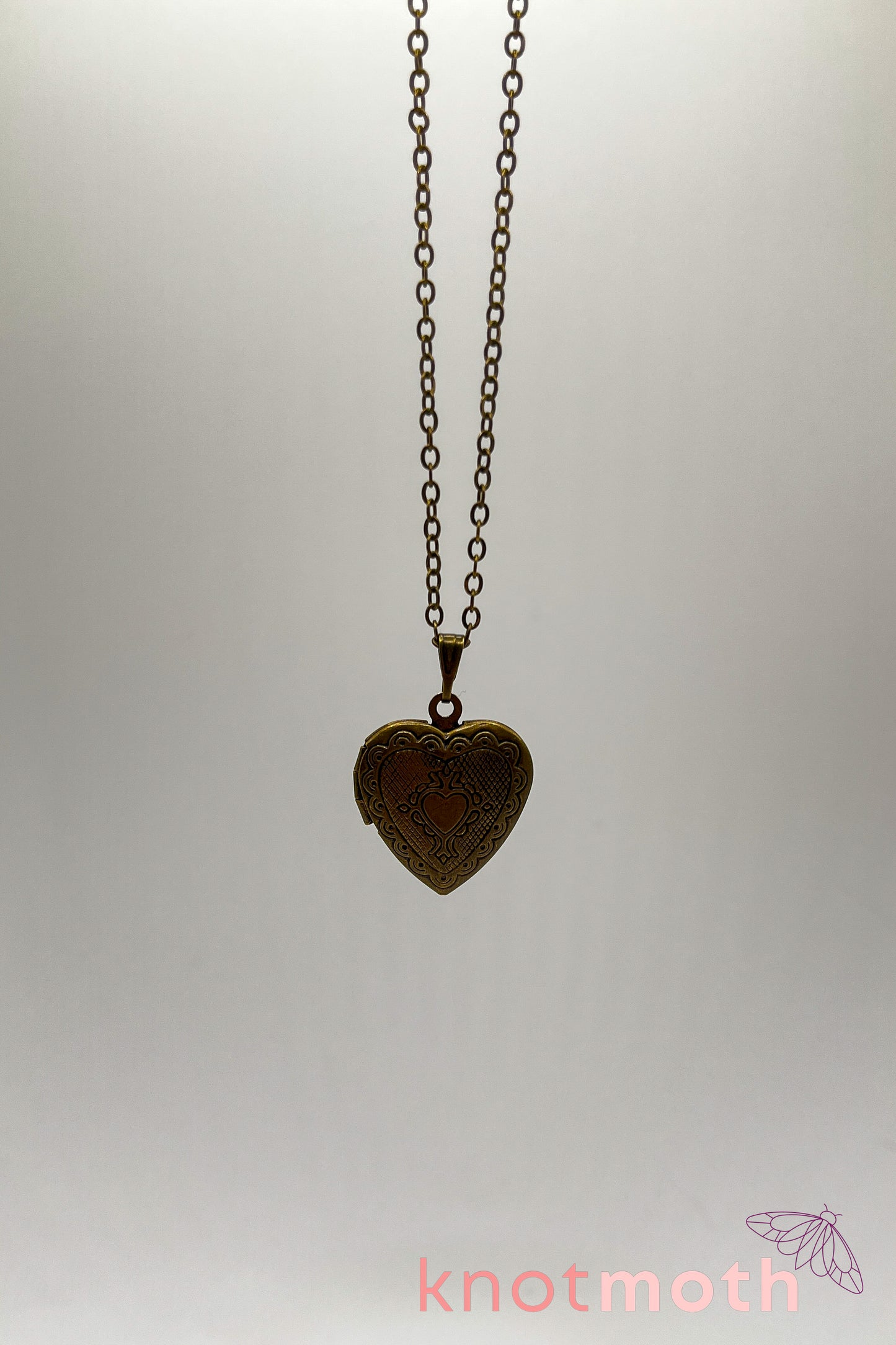 Roses (love) floriography micro-crochet locket