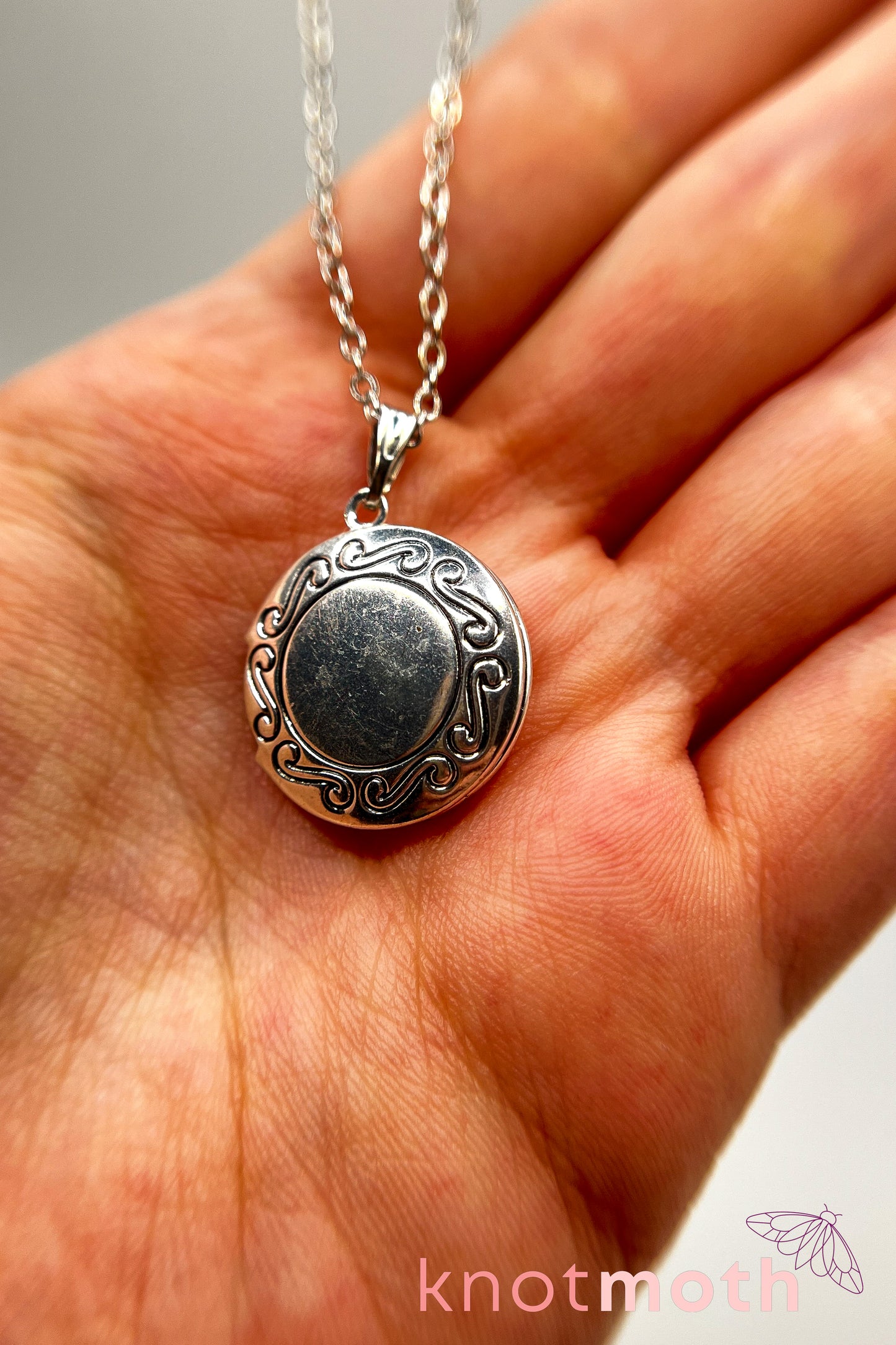 Forget-me-not (love & devotion) floriography micro-crochet locket