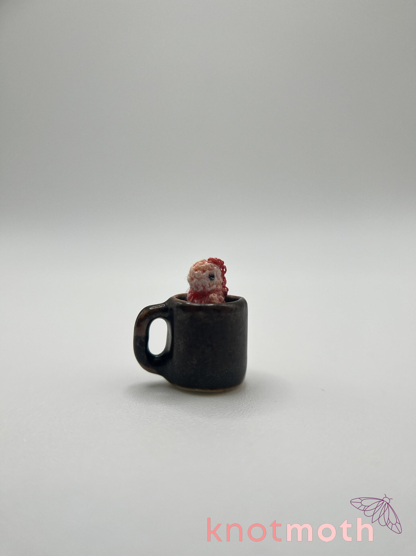peach tea-rex micro crochet mug trinket