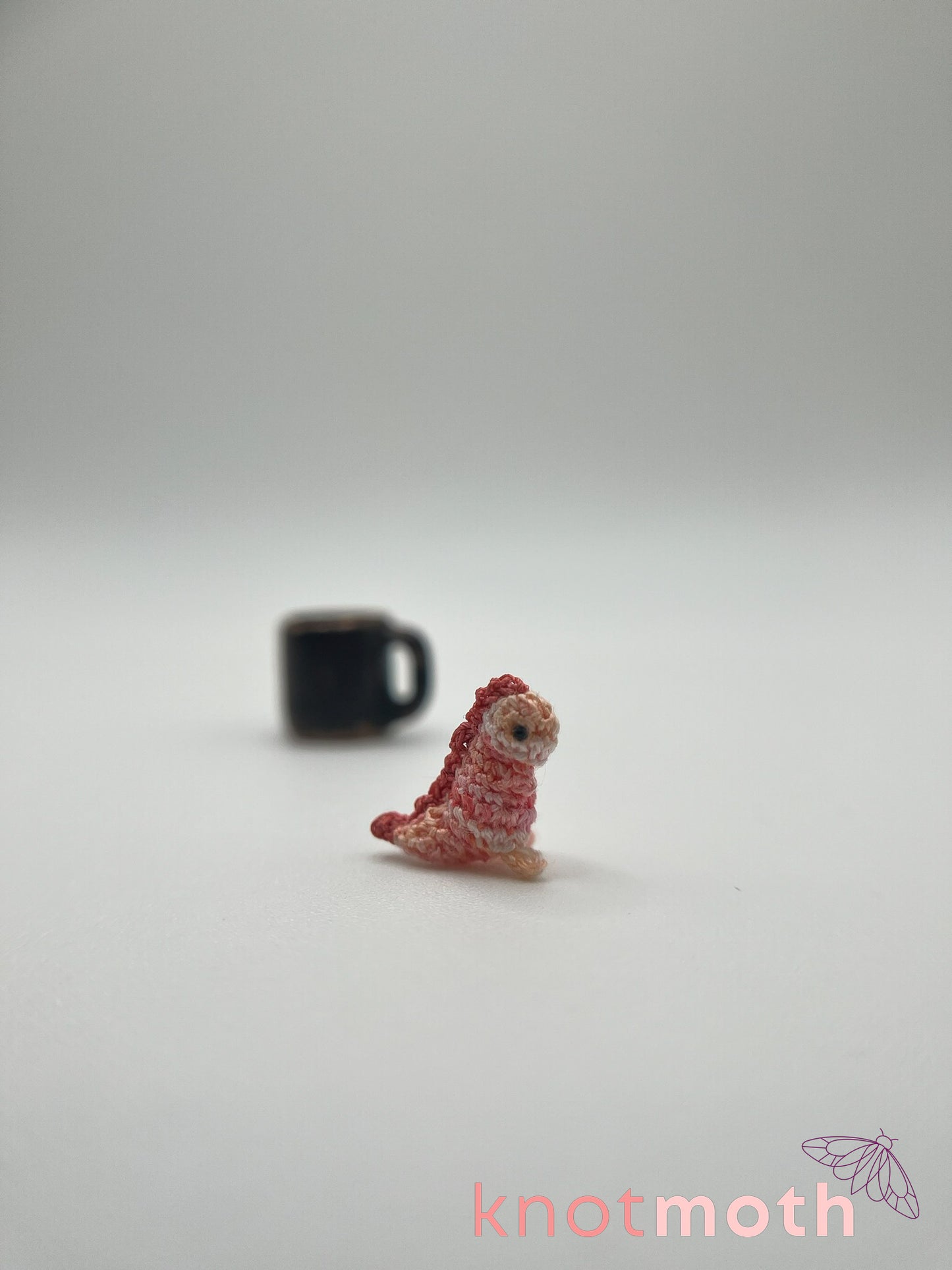 peach tea-rex micro crochet mug trinket