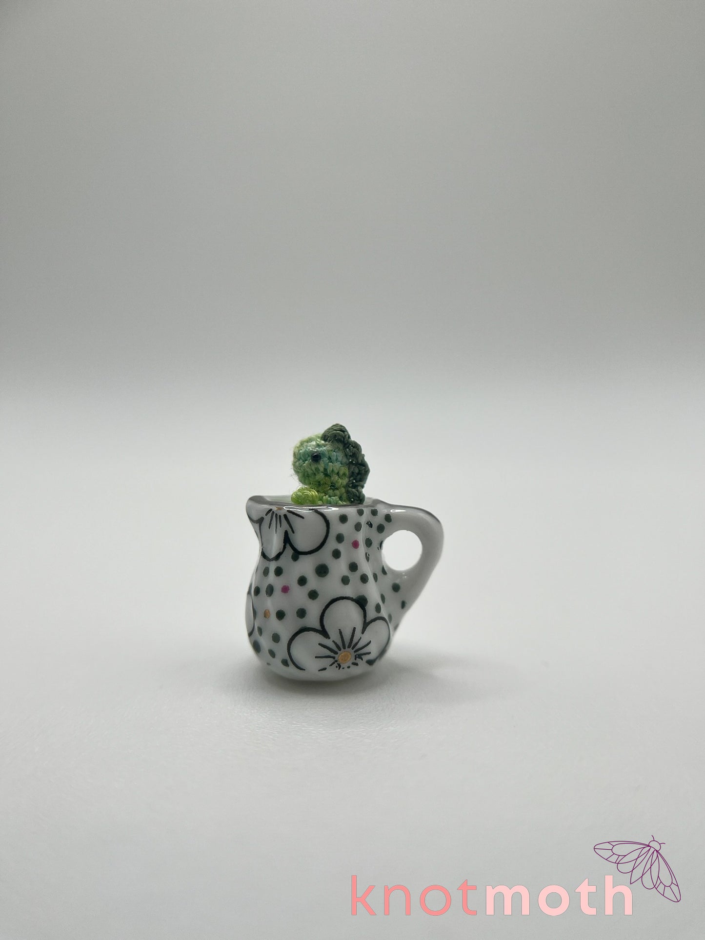 bancha tea-rex micro crochet mug trinket