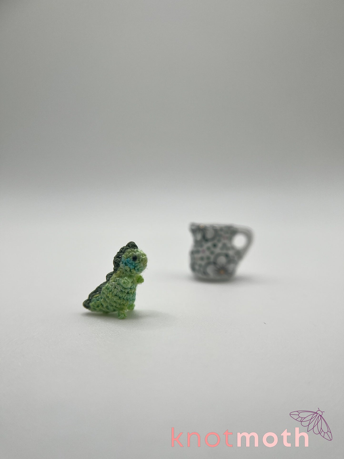 bancha tea-rex micro crochet mug trinket