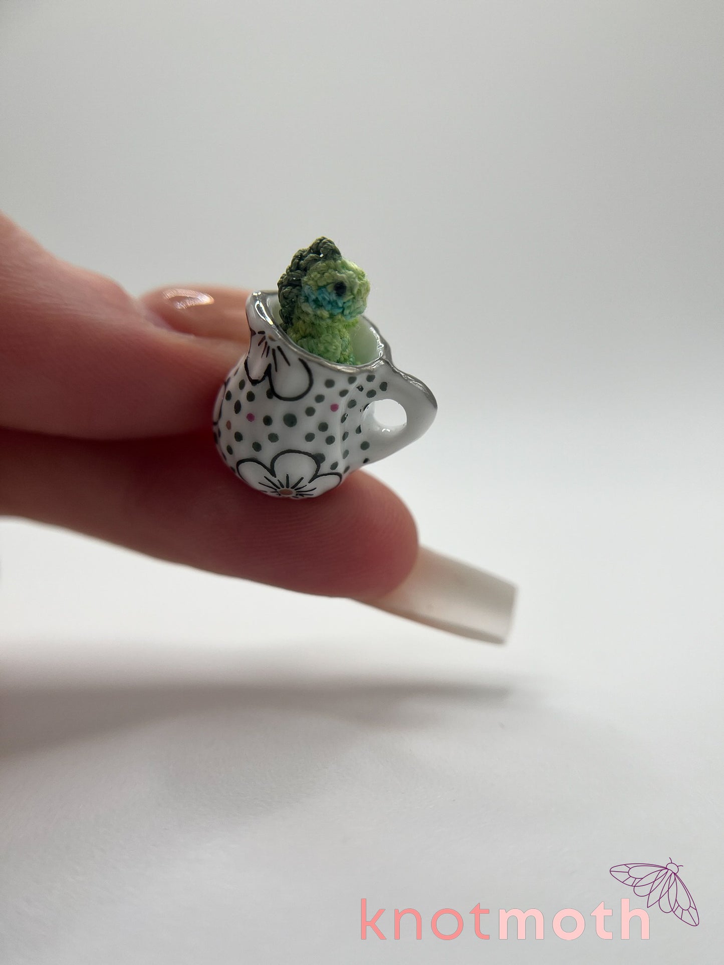 bancha tea-rex micro crochet mug trinket