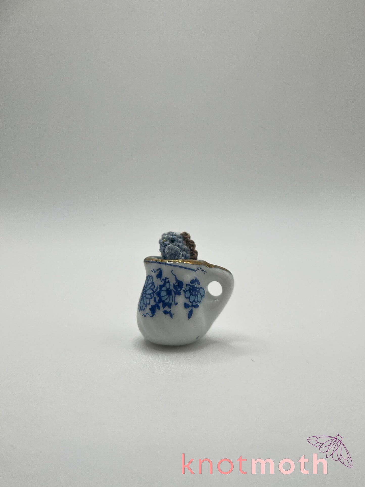 earl grey tea-rex micro crochet mug trinket