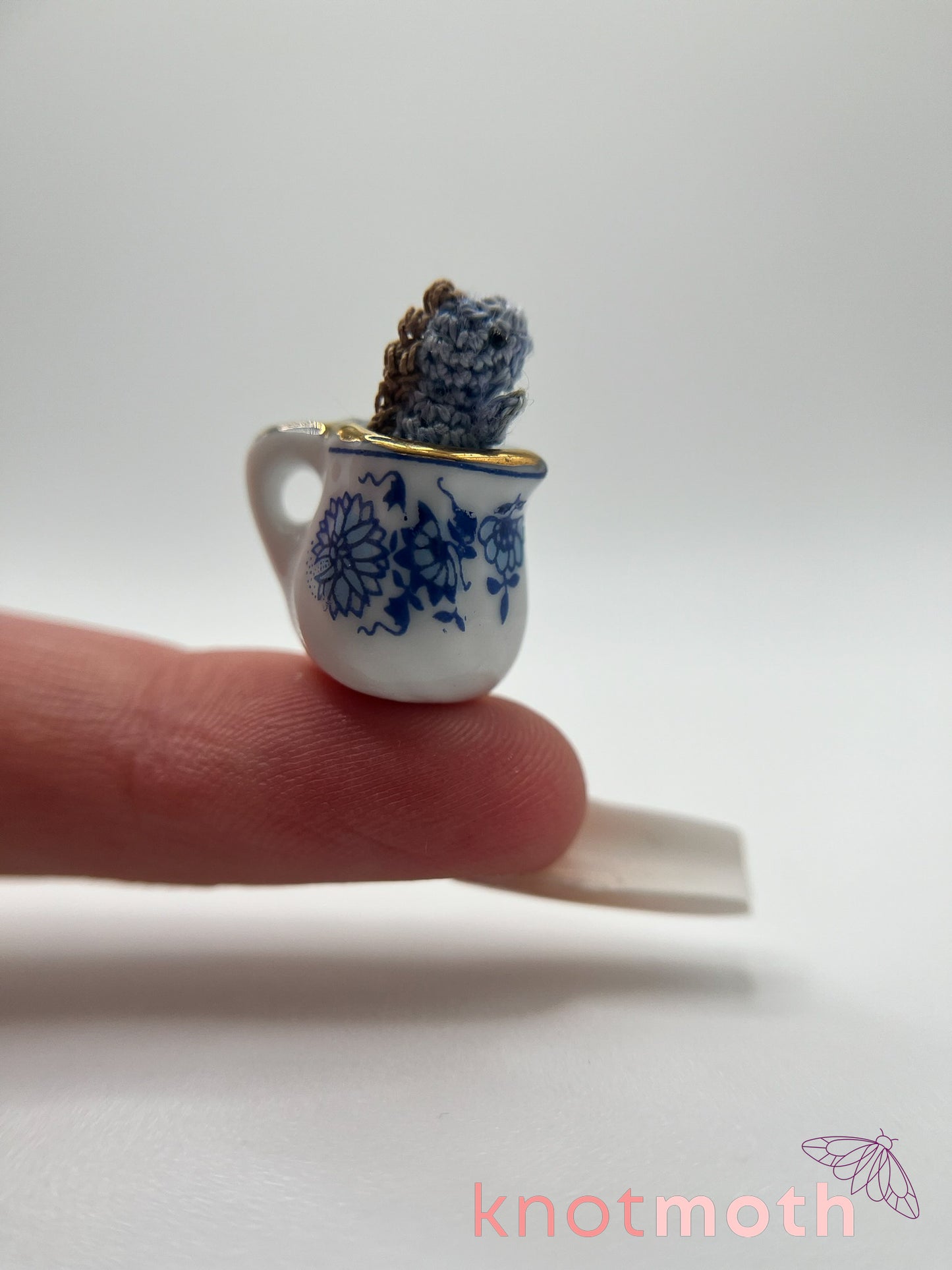 earl grey tea-rex micro crochet mug trinket