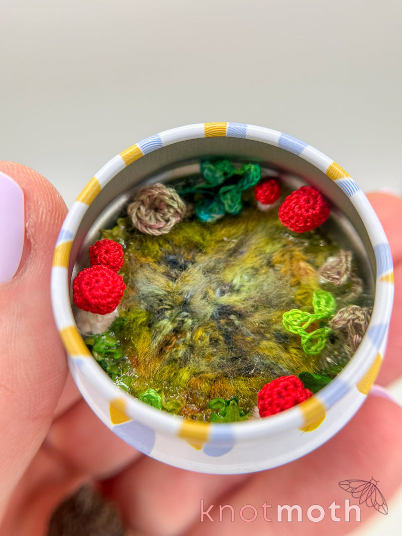 sully squirrel · acorn & mushrooms mini tin