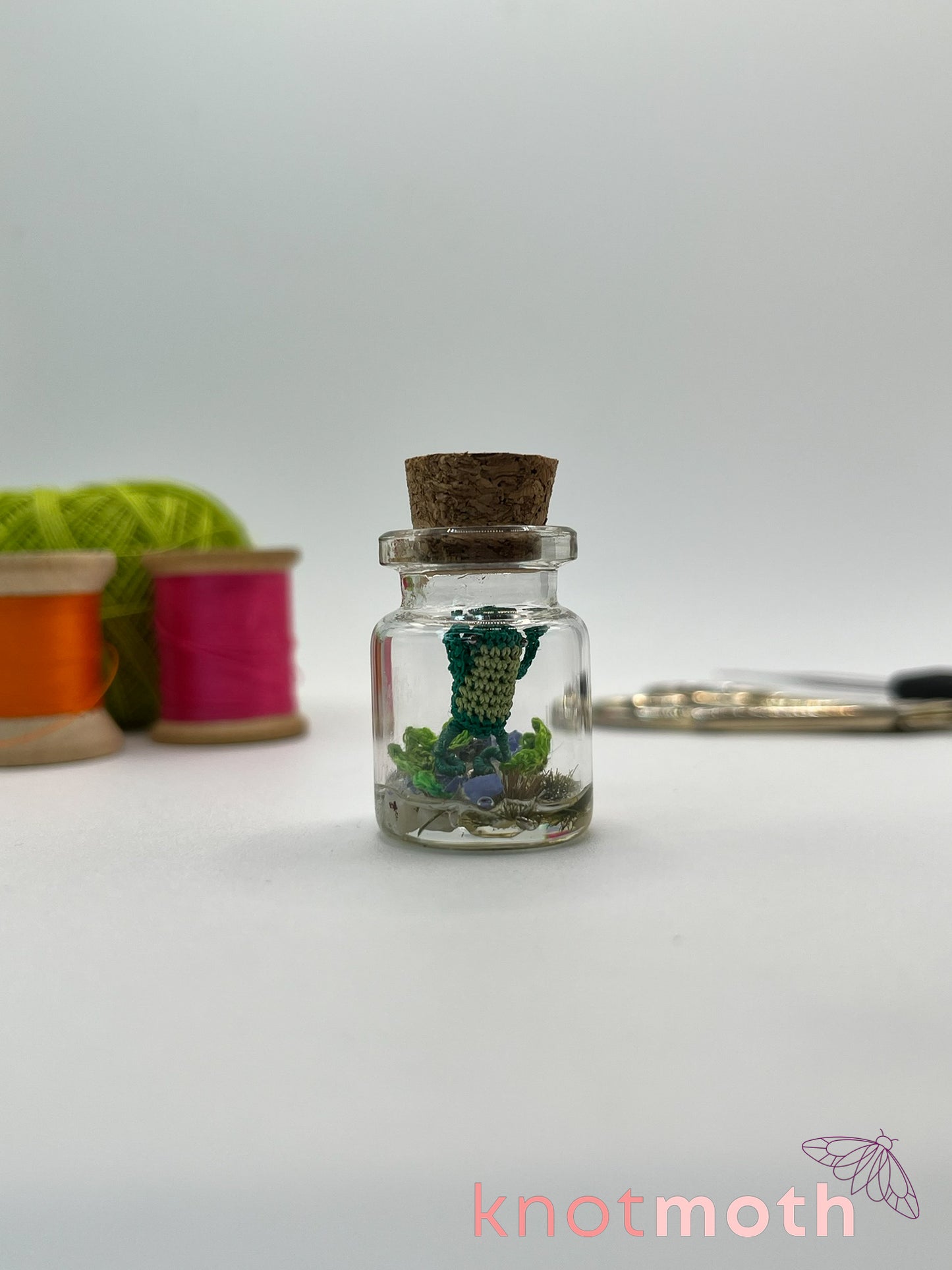 fennel frog micro crochet jar with vines & forget-me-not flowers