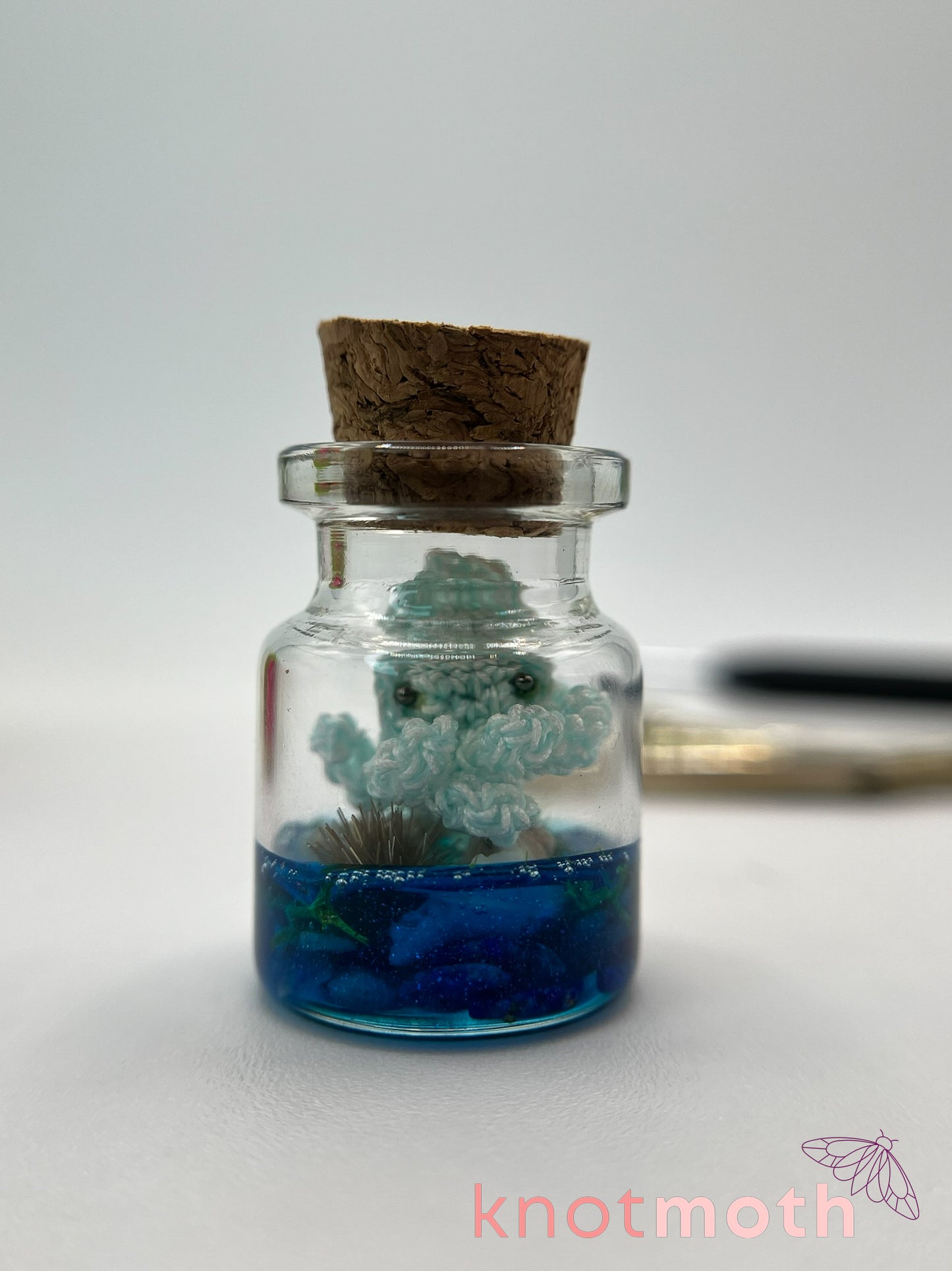 simone squid micro crochet aquarium jar