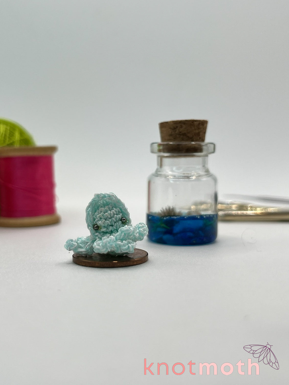 simone squid micro crochet aquarium jar