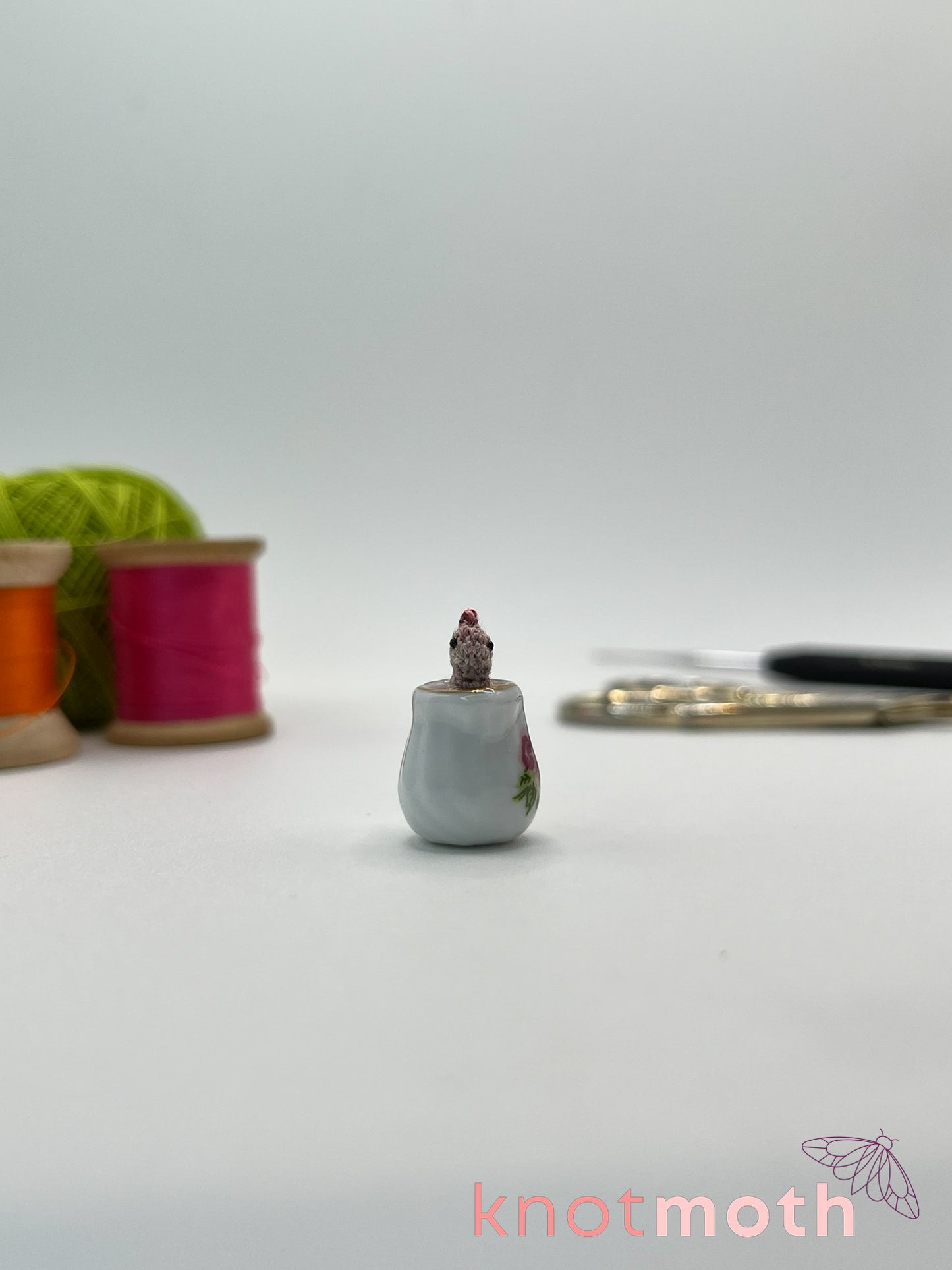 rose tea-rex micro crochet mug trinket