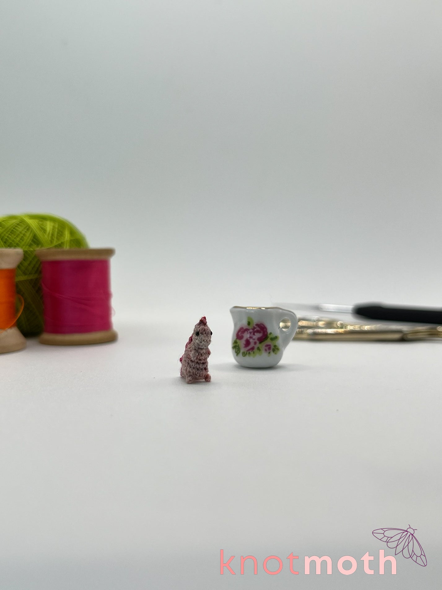 rose tea-rex micro crochet mug trinket