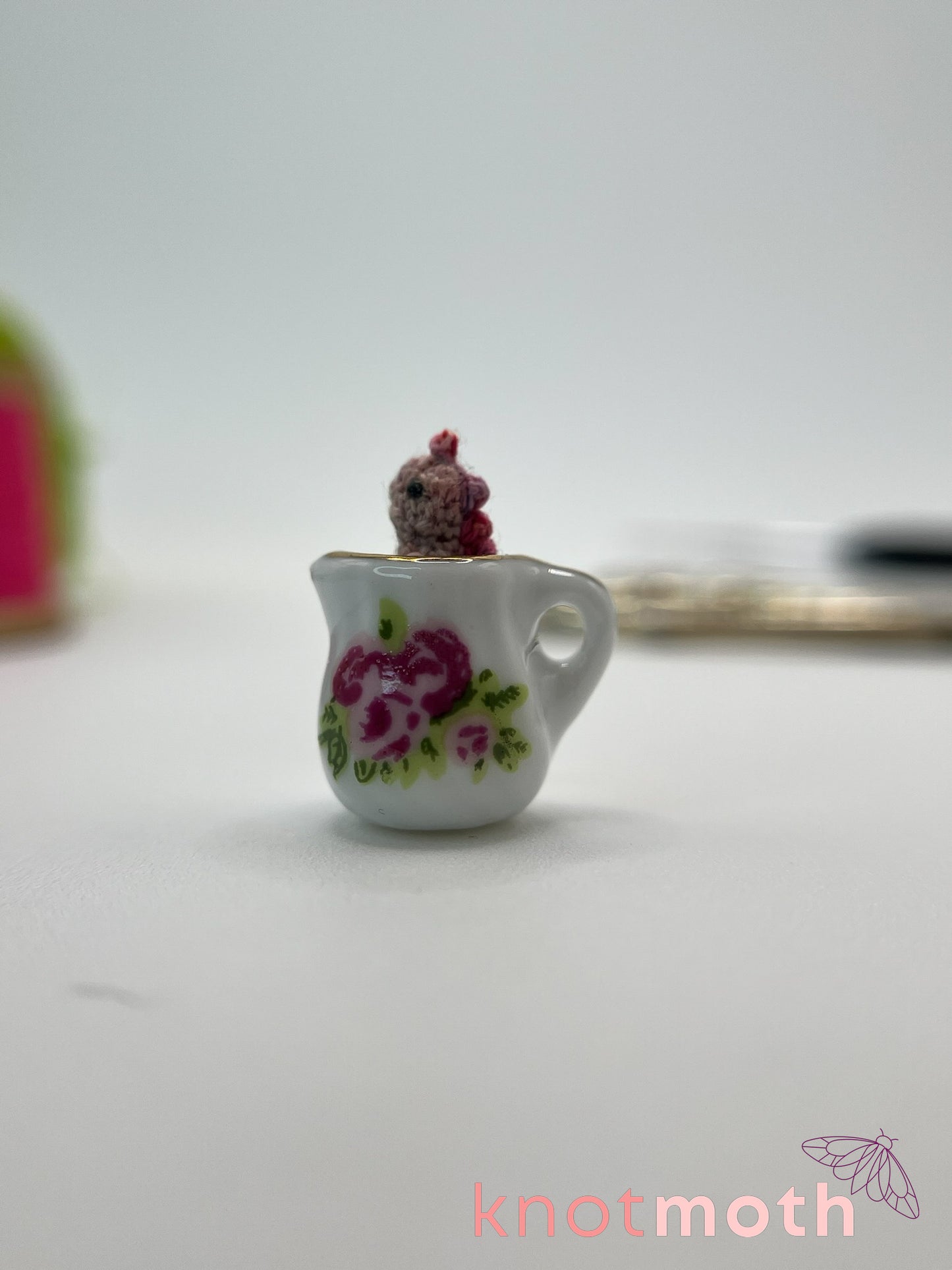 rose tea-rex micro crochet mug trinket