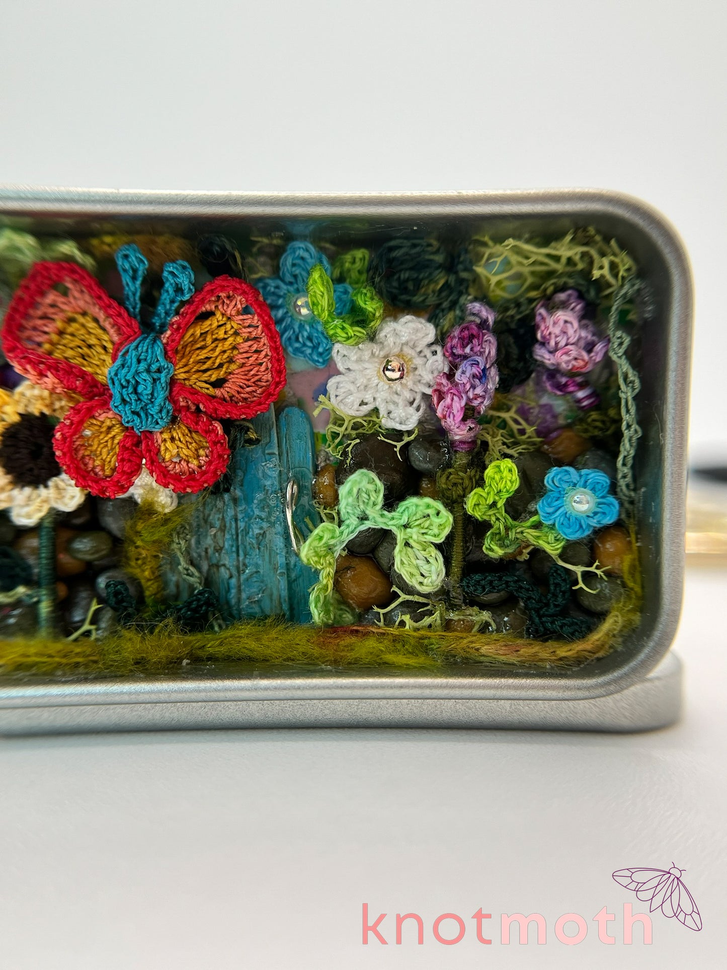 bramble butterfly wildflowers & gate scene mini tin